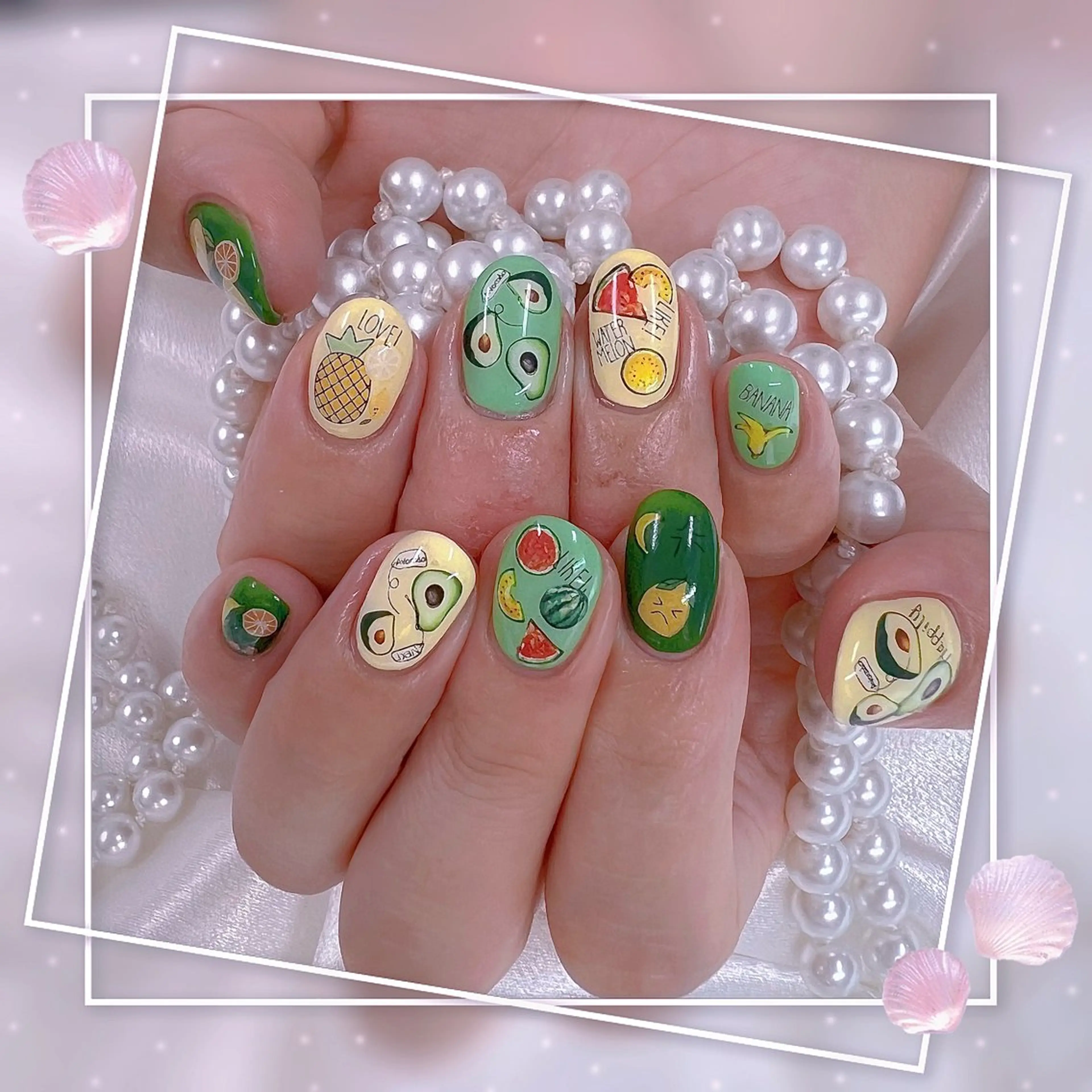 ネイル フレンチネイル グラデーション キラキラネイル 韓国ネイル マグネットネイル Chill Nailsalonのネイルデザイン