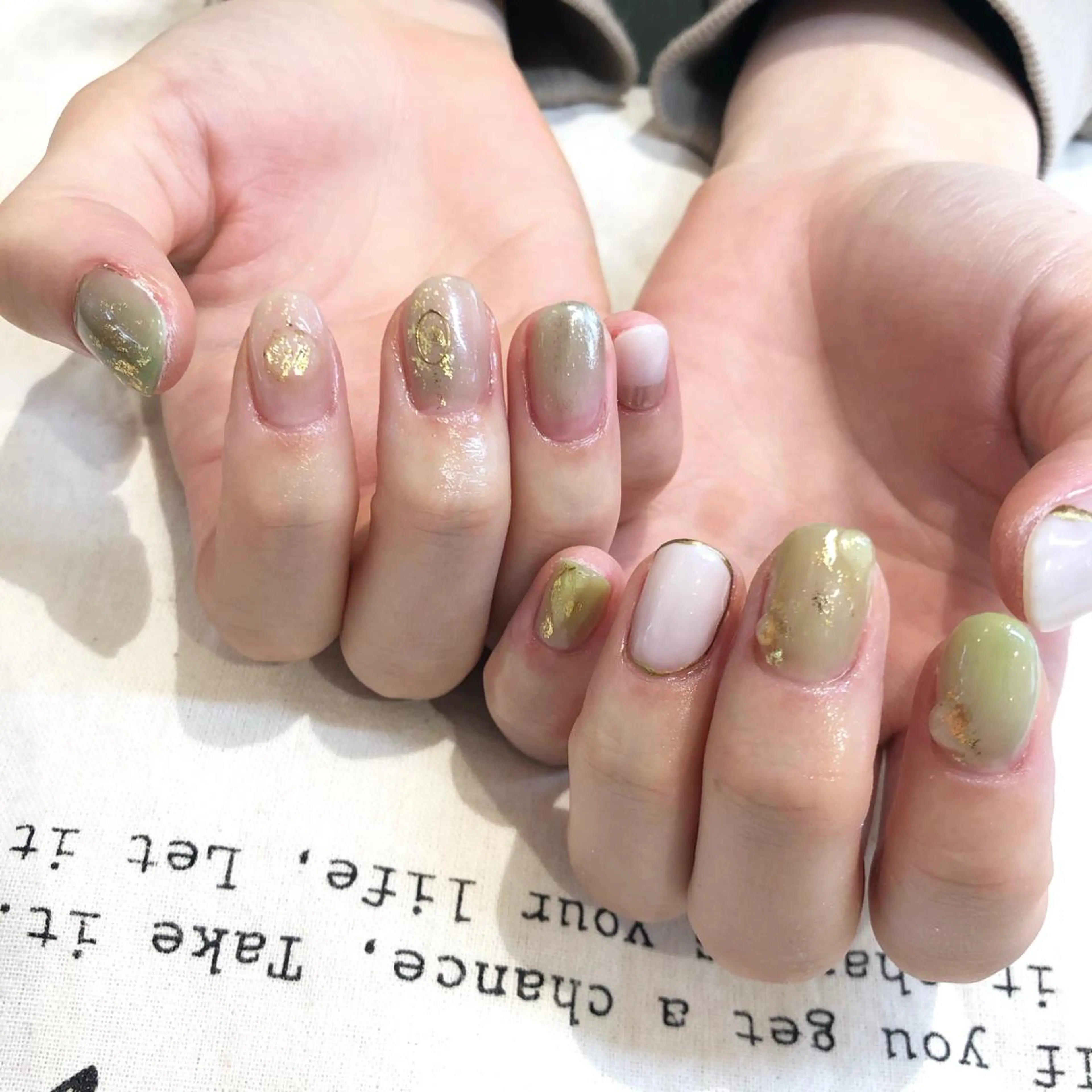 ネイル ピスタチオネイル ハンドネイル EARTH nanaのネイルデザイン