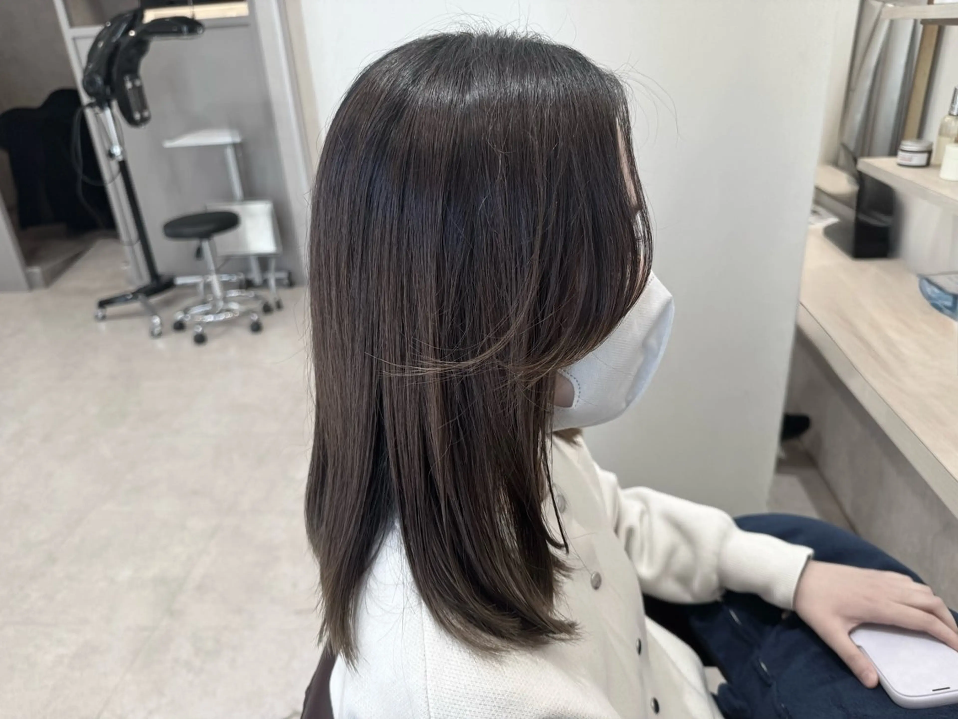 セミロング Erika [Simple]のヘアスタイル