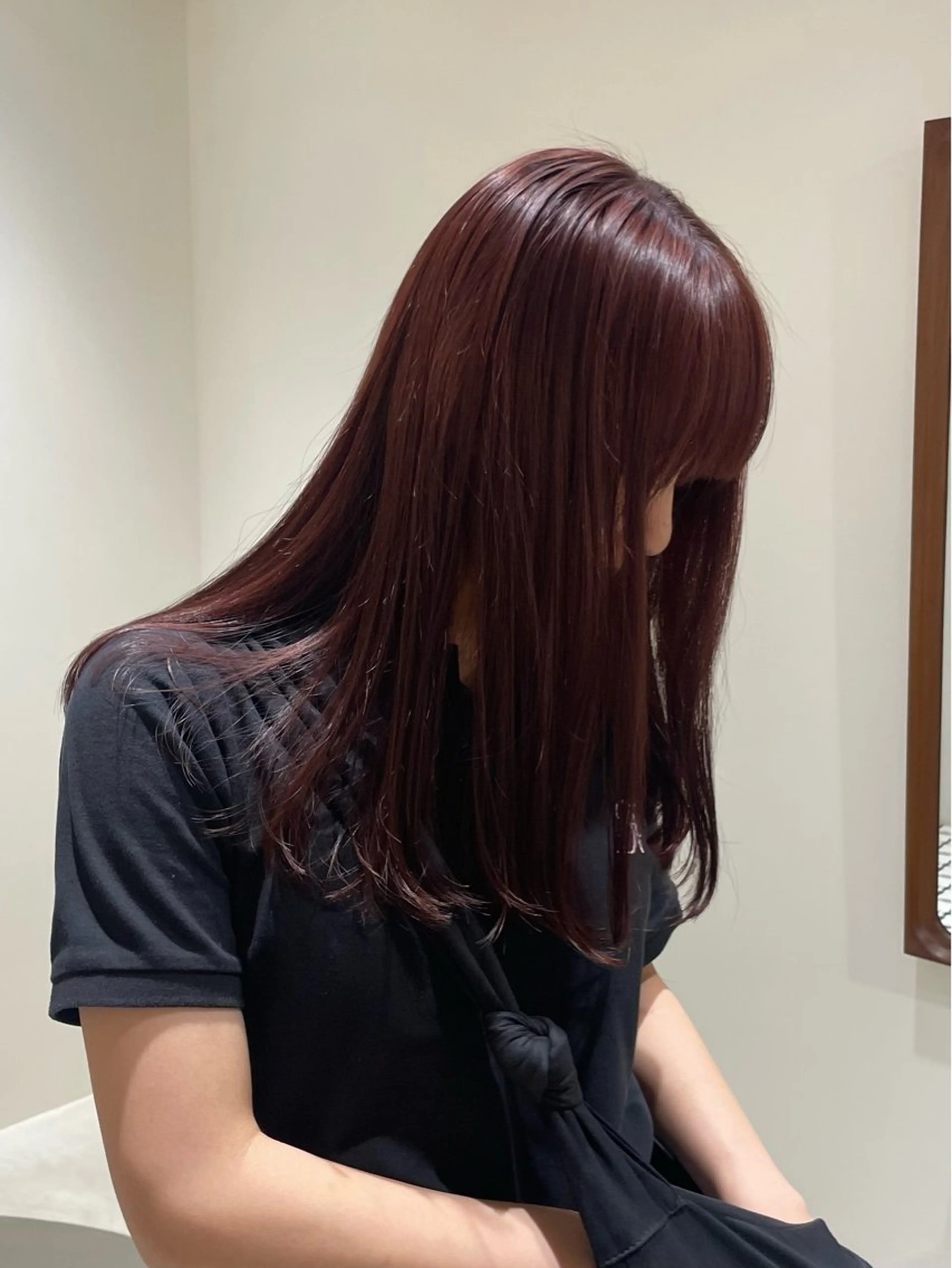 ロング カラー ブリーチ ブリーチなしカラー レッドカラー ヘアカラー トリートメント 蓑輪璃央 ミディアムレイヤーのヘアスタイル