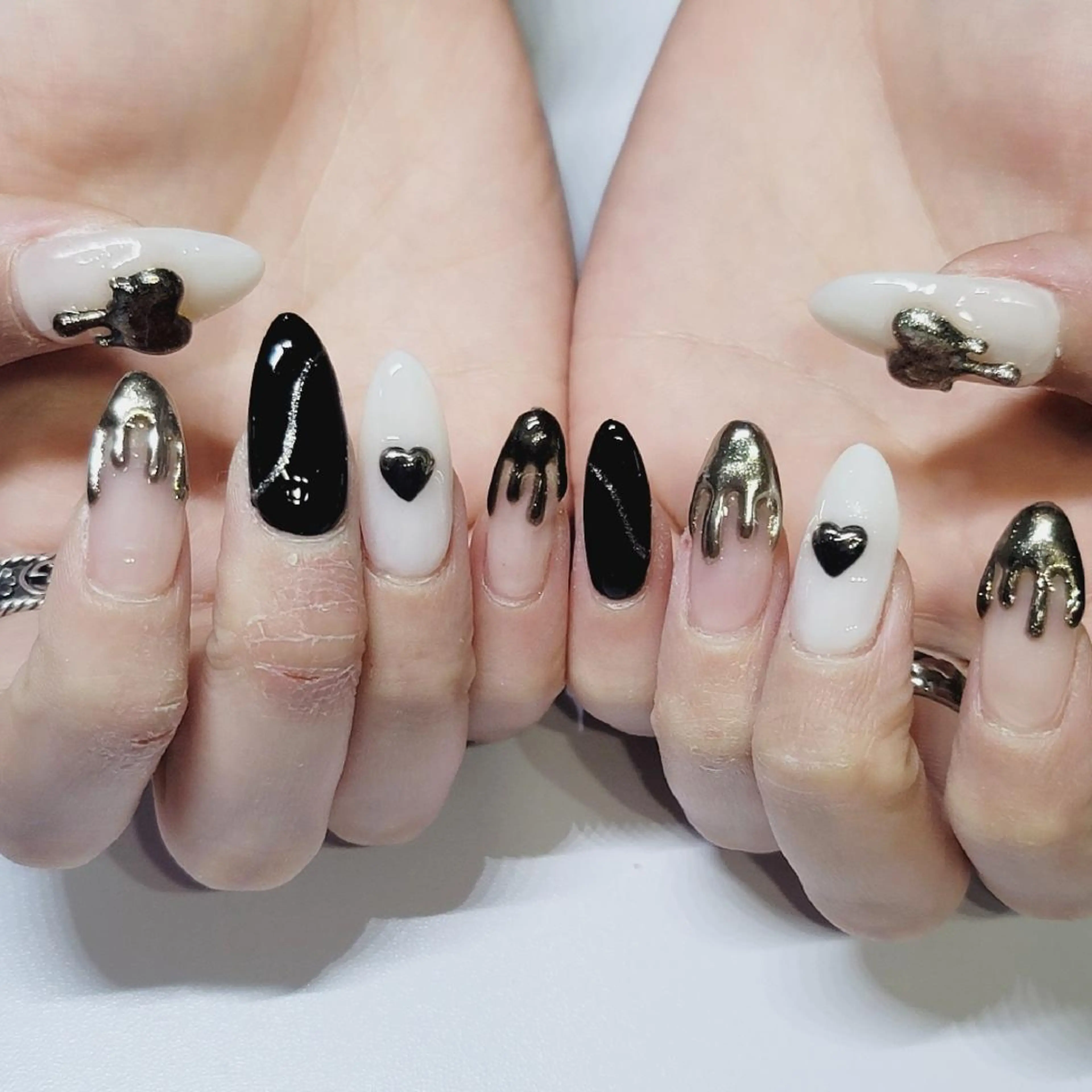 ネイル ハート シルバー バレンタイン ホワイト ハンドネイル よしだ ひろきのネイルデザイン