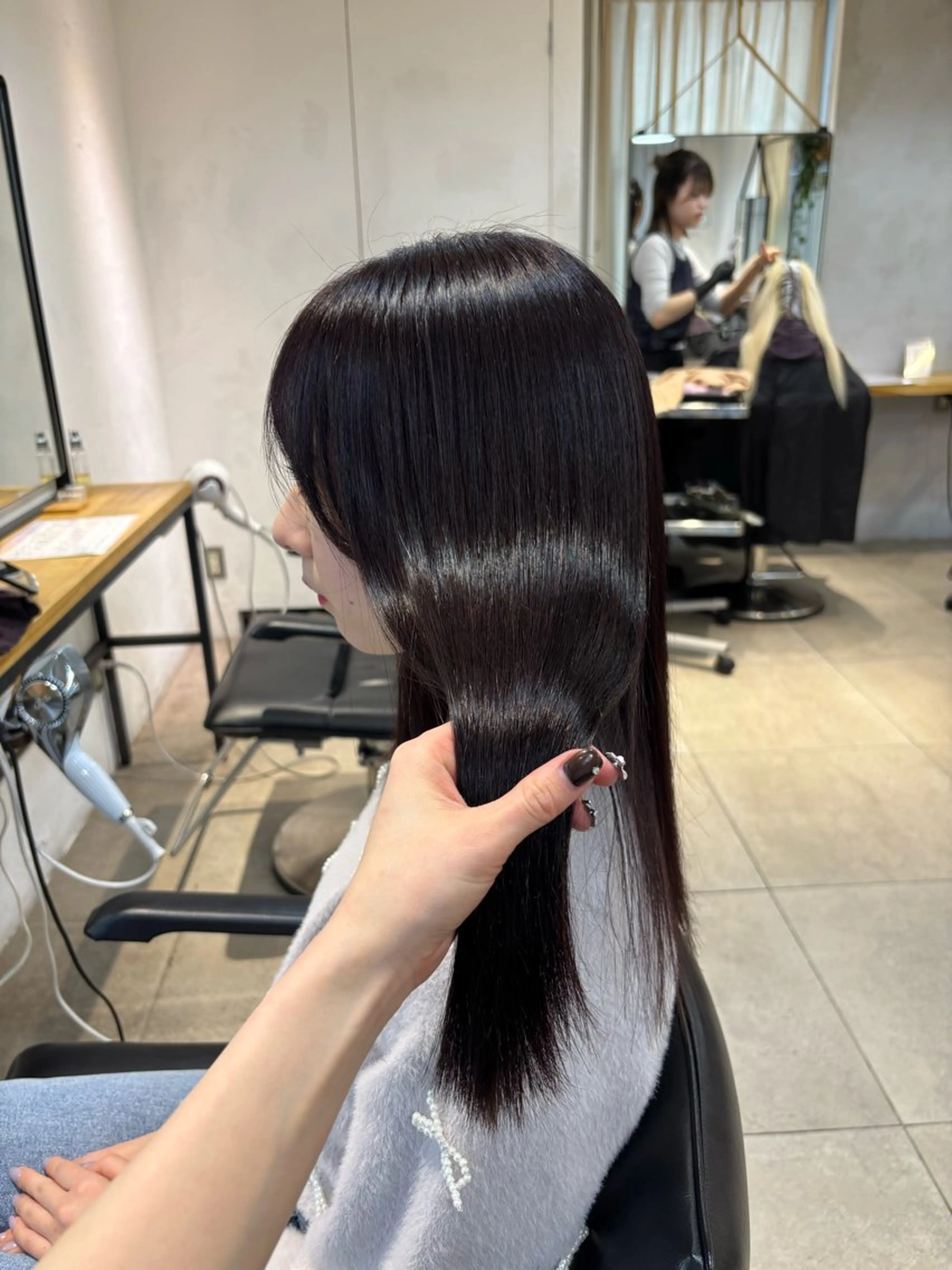 ロング カット ヘアカラー 縮毛矯正 トリートメント 盛れる透明感カラー・ momokaのヘアスタイル