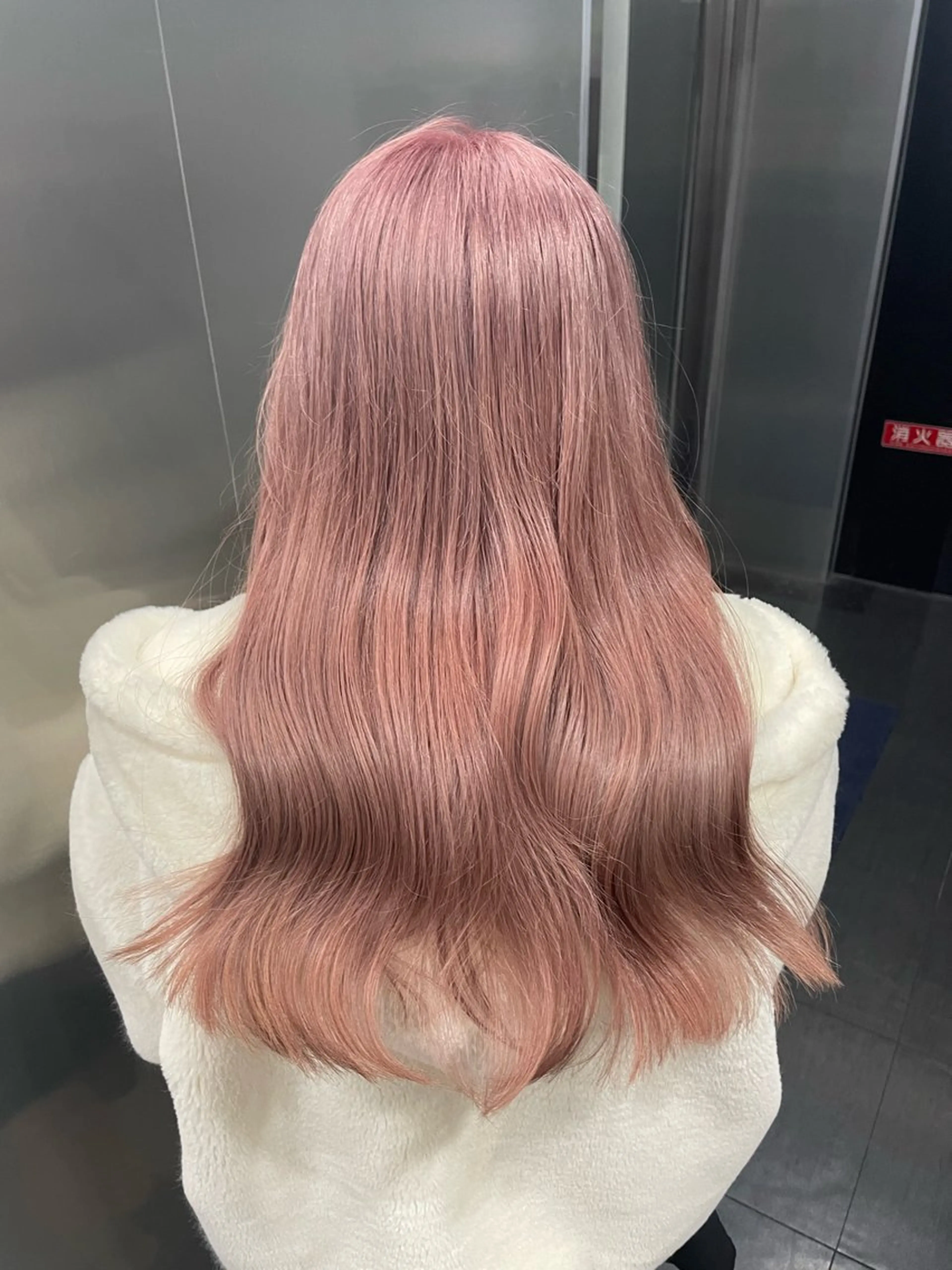 ロング カラーブリーチ特化 石原勇希のヘアスタイル