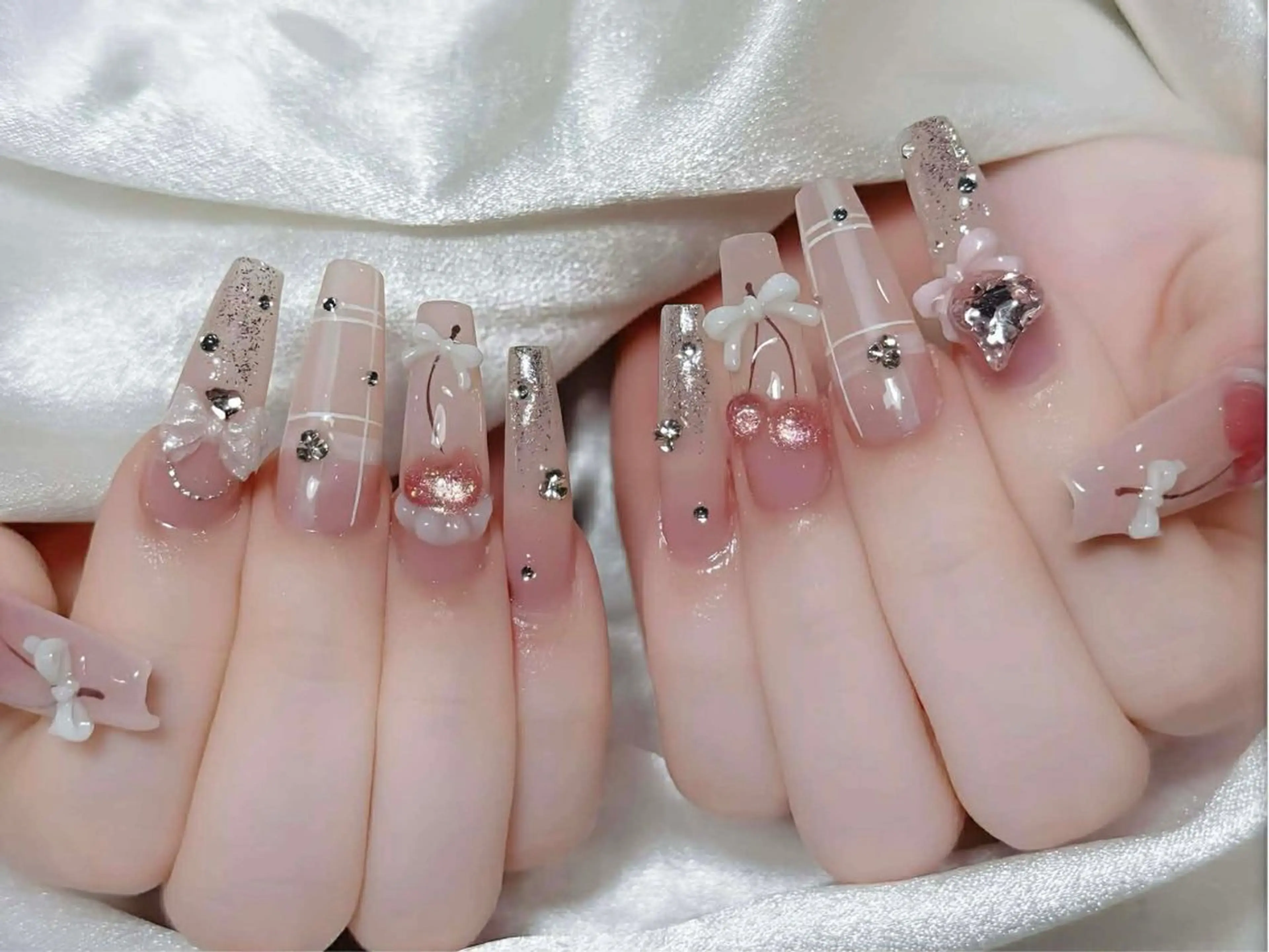 ネイル フラワーネイル 韓国ネイル 持ち込み 春ネイル ワンホンネイル ハンドネイル Huyn Nail Shinjyukuのネイルデザイン