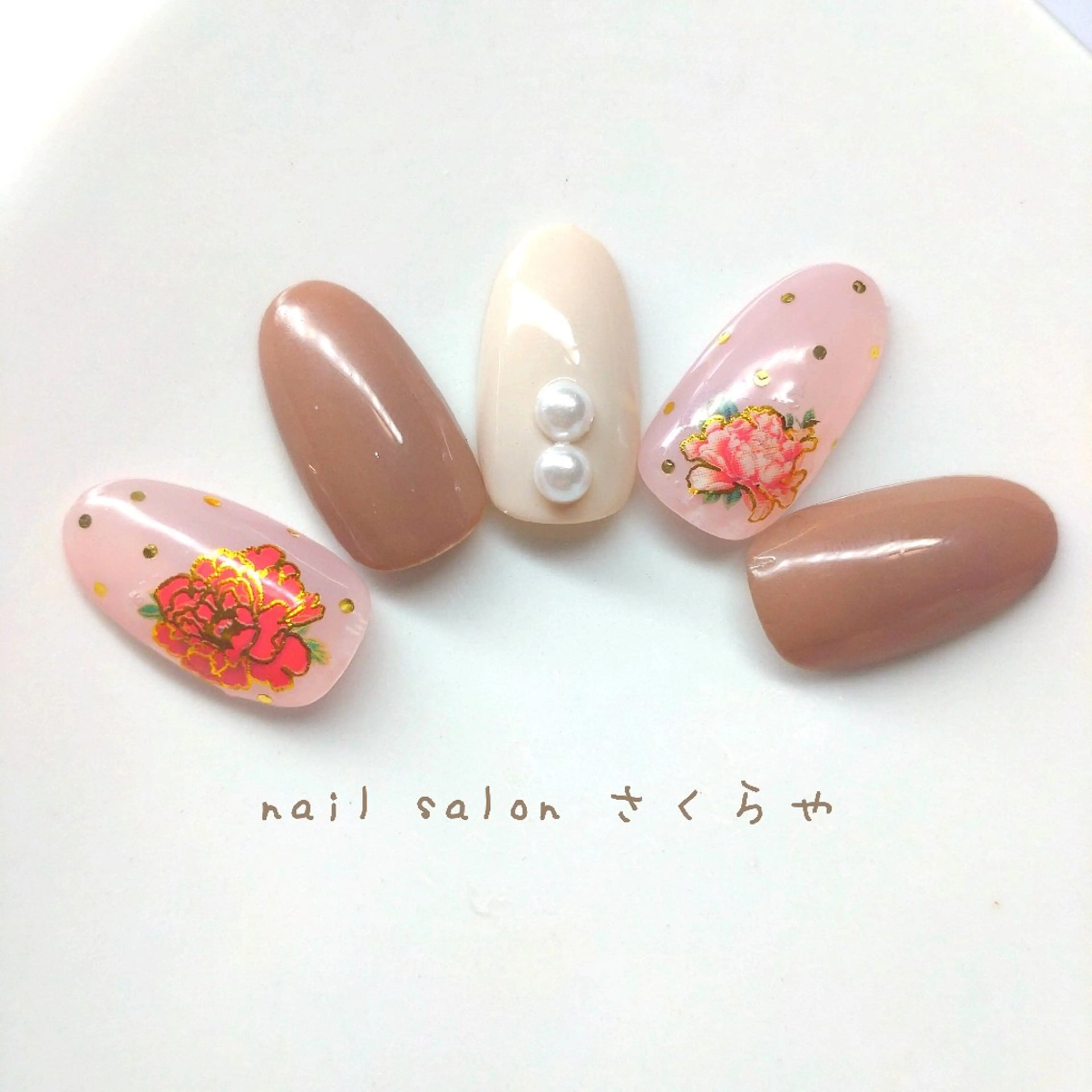 ネイル アートネイル 成人式 ドット ジェルネイル ニュアンスネイル さくらや❤ パラジェル使用のネイルデザイン