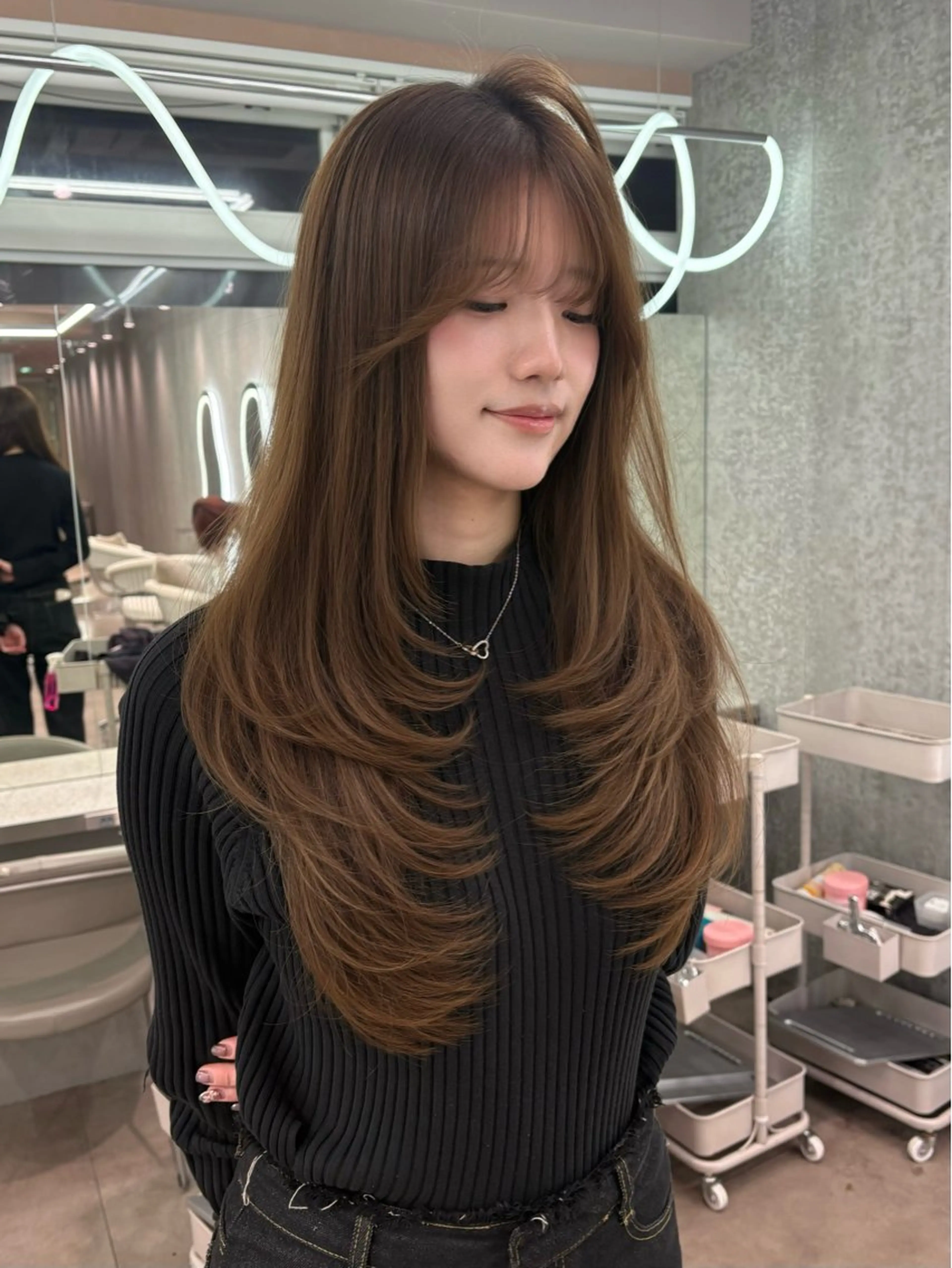 ロング カラー ヘアアレンジ アッシュ 黒髪 ブリーチ ブルーカラー ブルーブラック カット ヘアカラー トリートメント ヘアセット 大宮‎🩵縮毛矯正 レイヤー　佐藤和のヘアスタイル