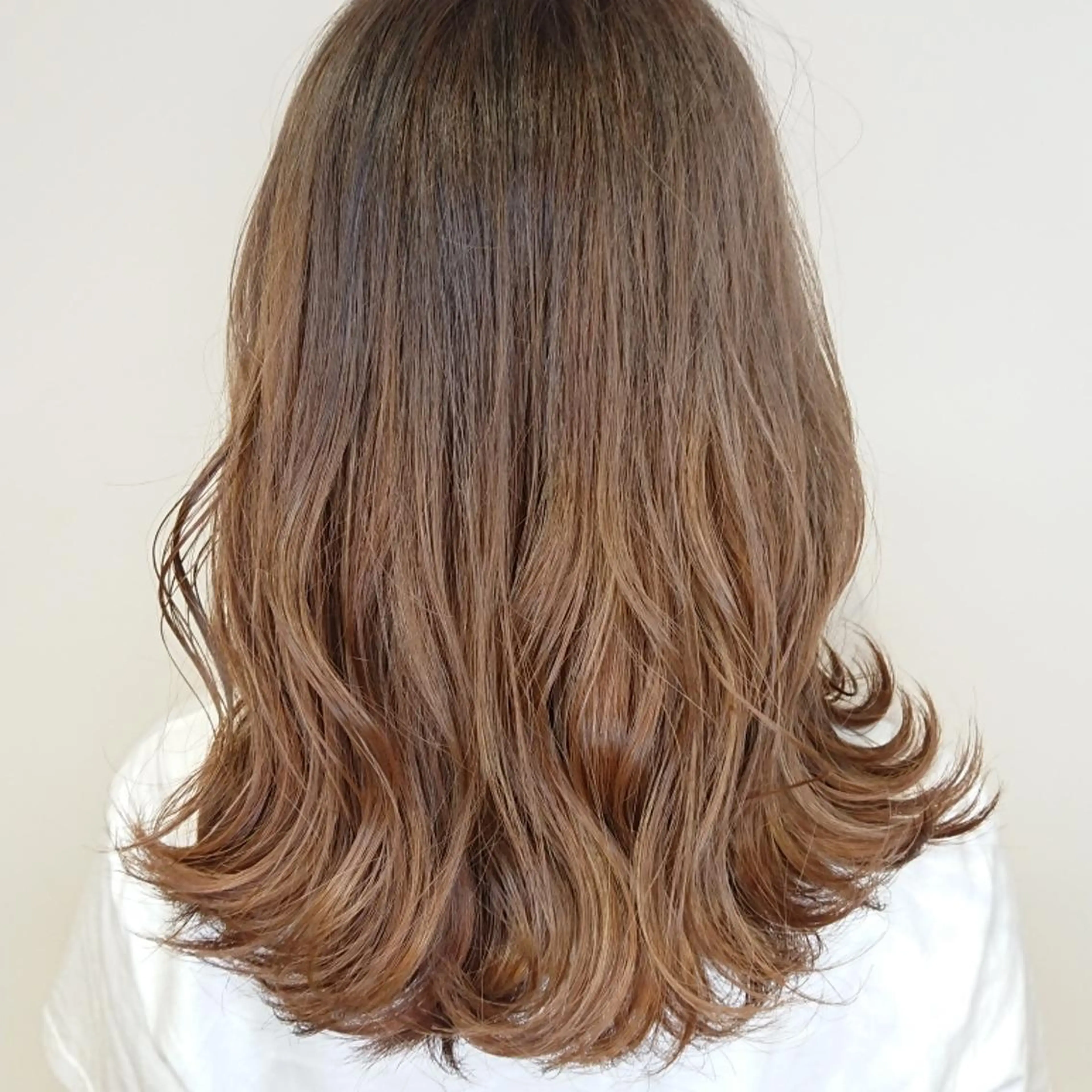 カラー カット ヘアカラー ブリーチ/ヘアケア/ 艶髪/イギチハルのヘアスタイル