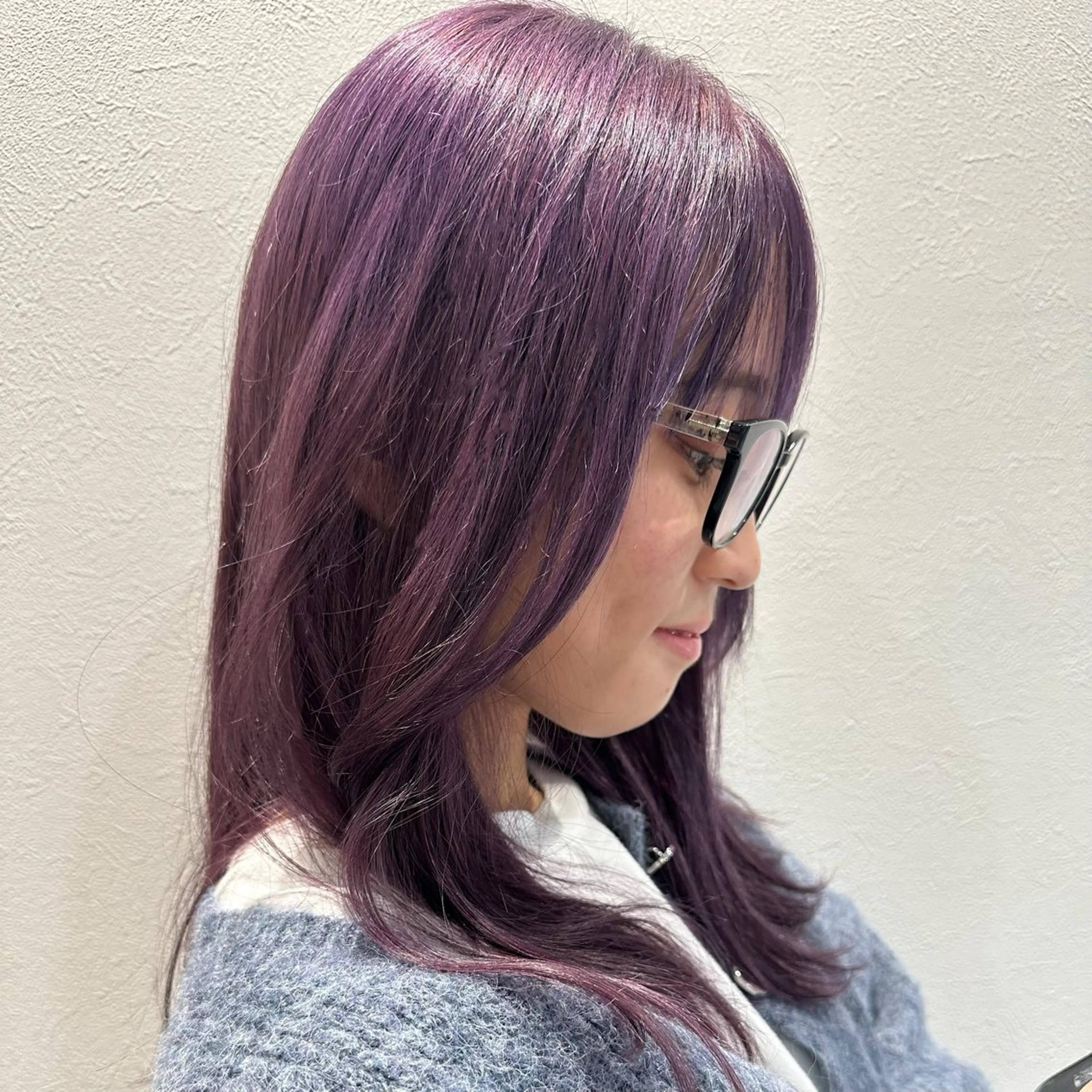 カラー ブリーチ ダブルカラー ラベンダーカラー バイオレットカラー 小嶋 菜々子のヘアスタイル