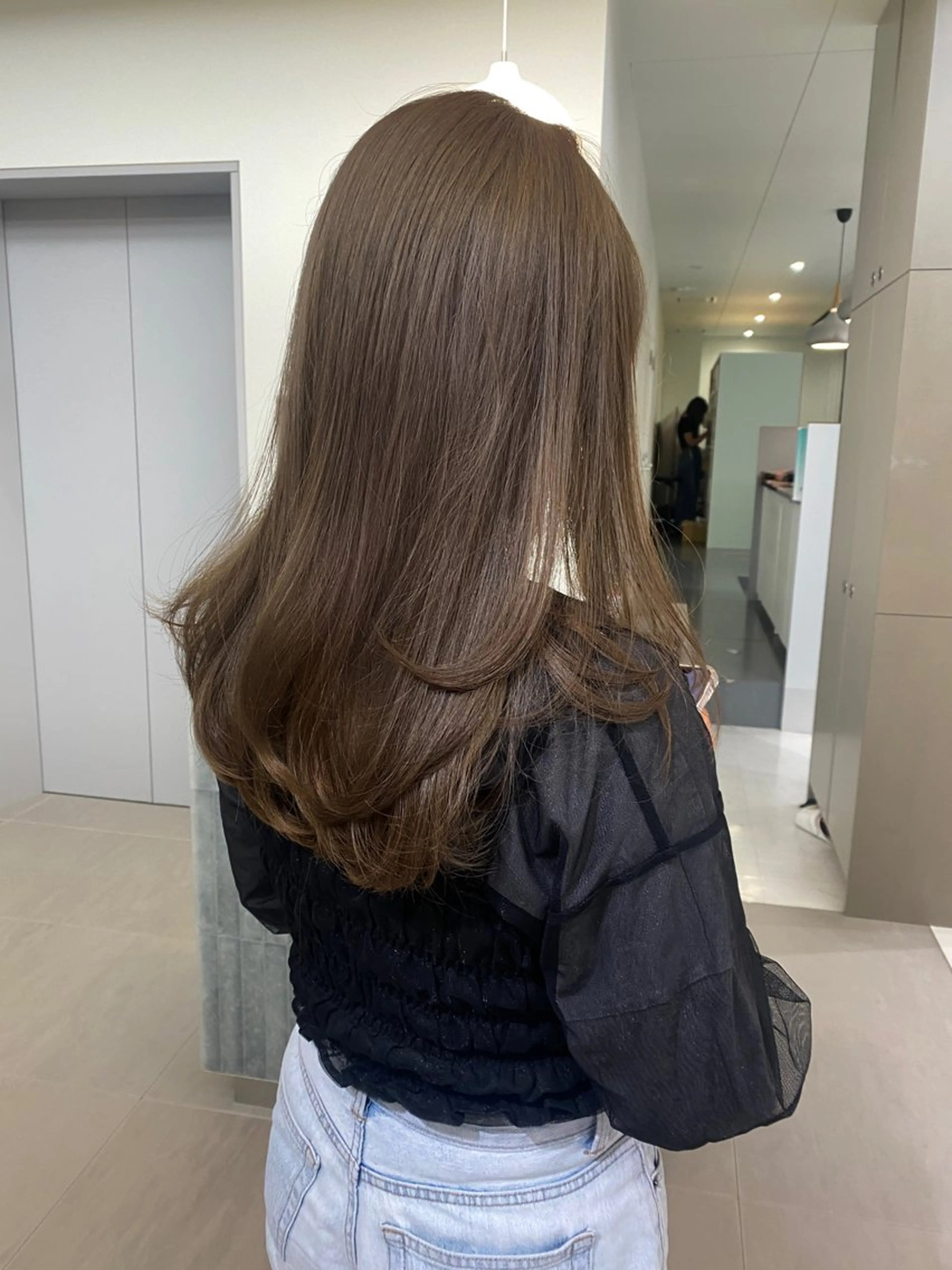 ロング レイヤーカット 高発色ブリーチ/ ハイレイヤー🪽aiのヘアスタイル