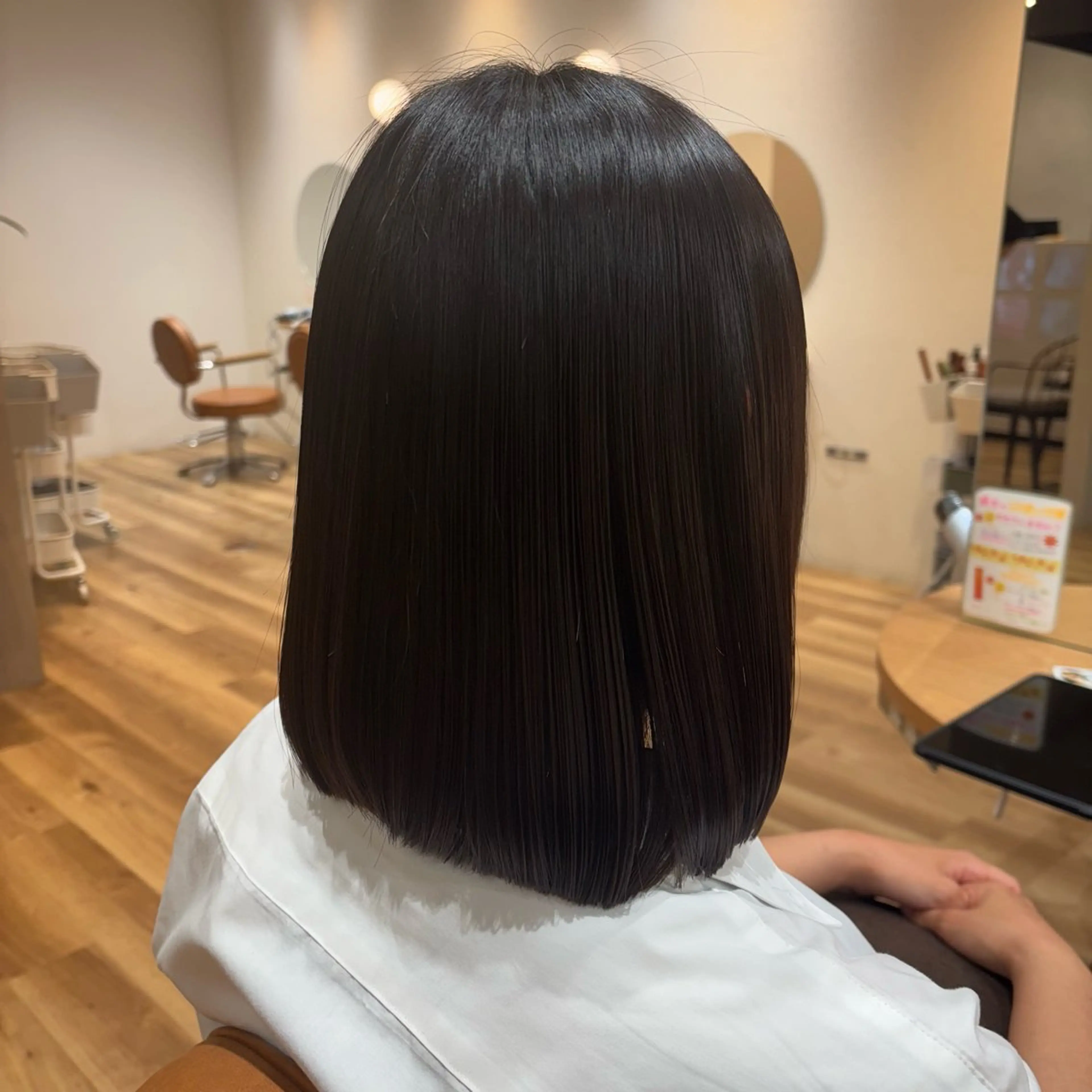 ミディアム 切りっぱなしボブ ボブ 小西 七菜子のヘアスタイル