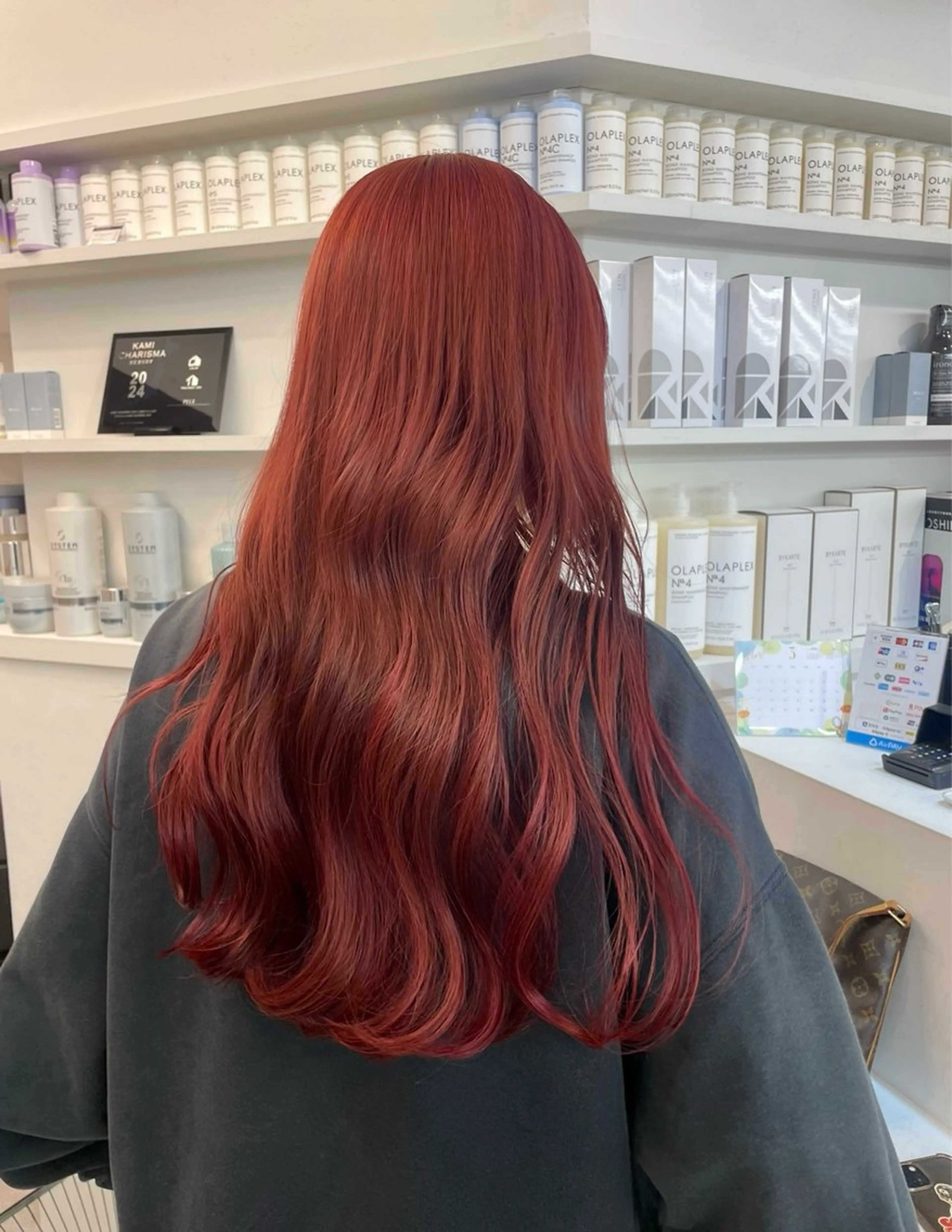 ロング カラー 💍透明感 💖艶ミルクティーのヘアスタイル