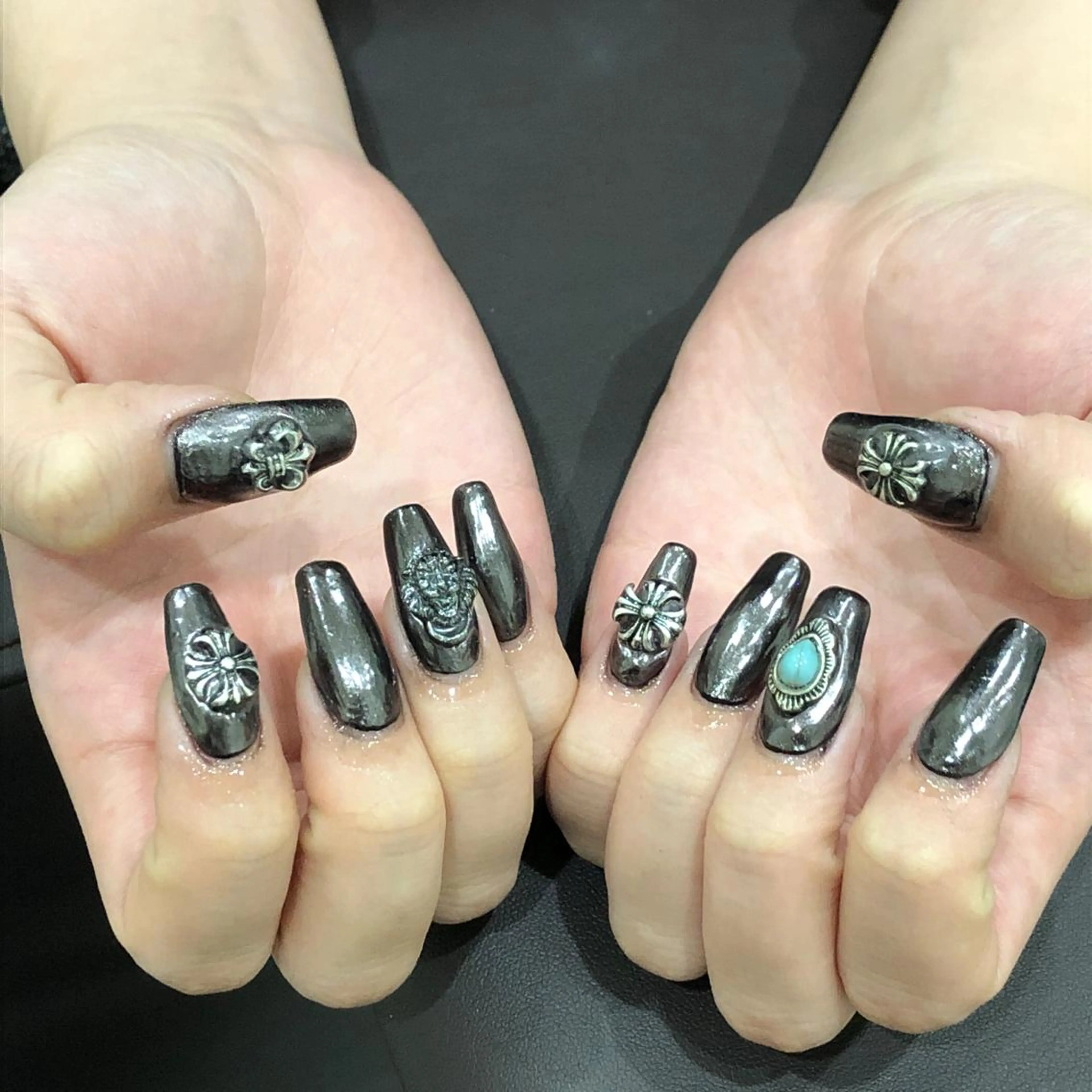 ミディアム ネイル ミラーネイル ハンドネイル 《LB》ラブリエ Nail&eyeのマツエク・マツパデザイン