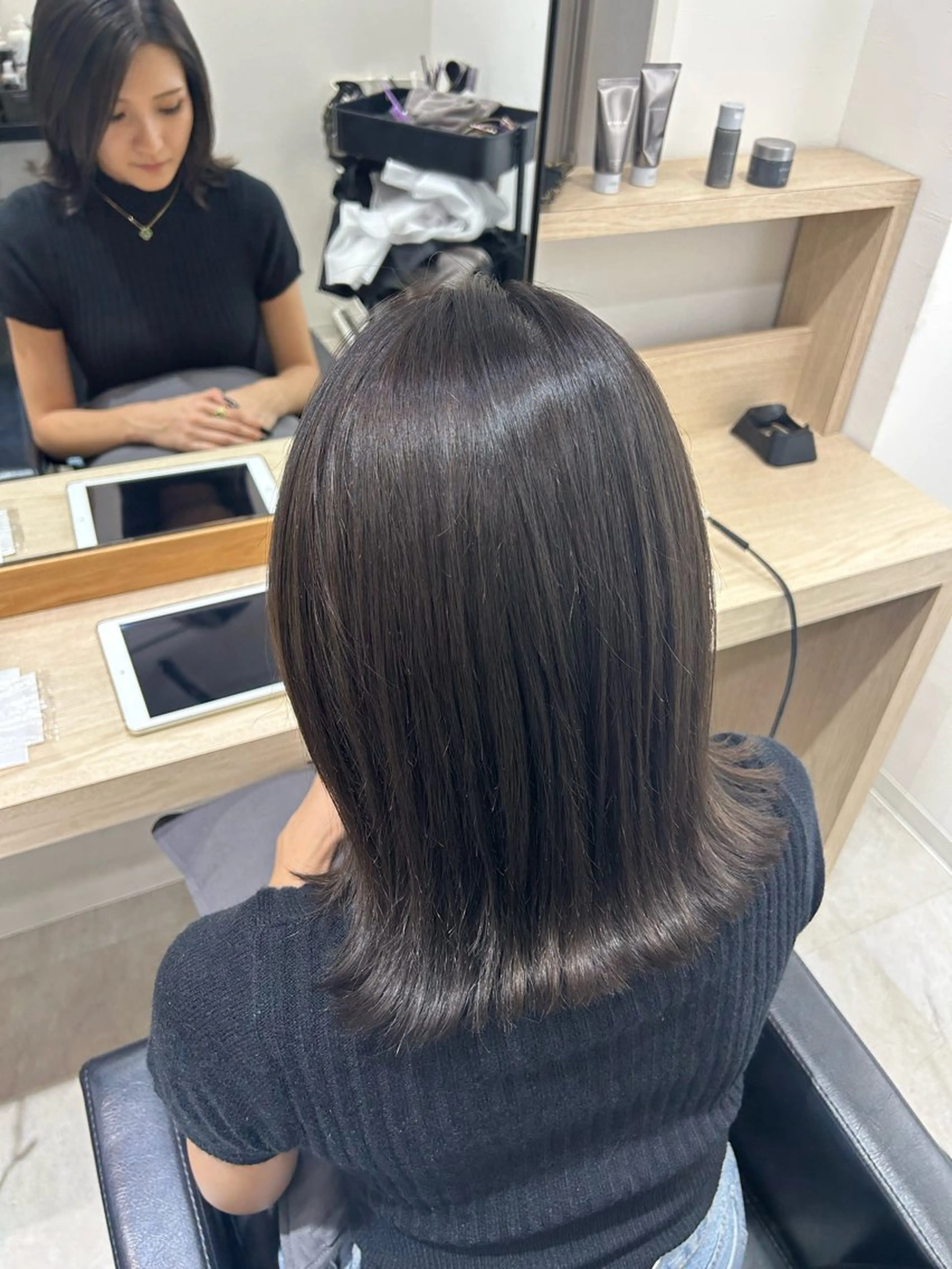 ミディアム カラー カット ヘアカラー トリートメント 🤍透明感/韓国風 🤍サクラギヒトミのヘアスタイル