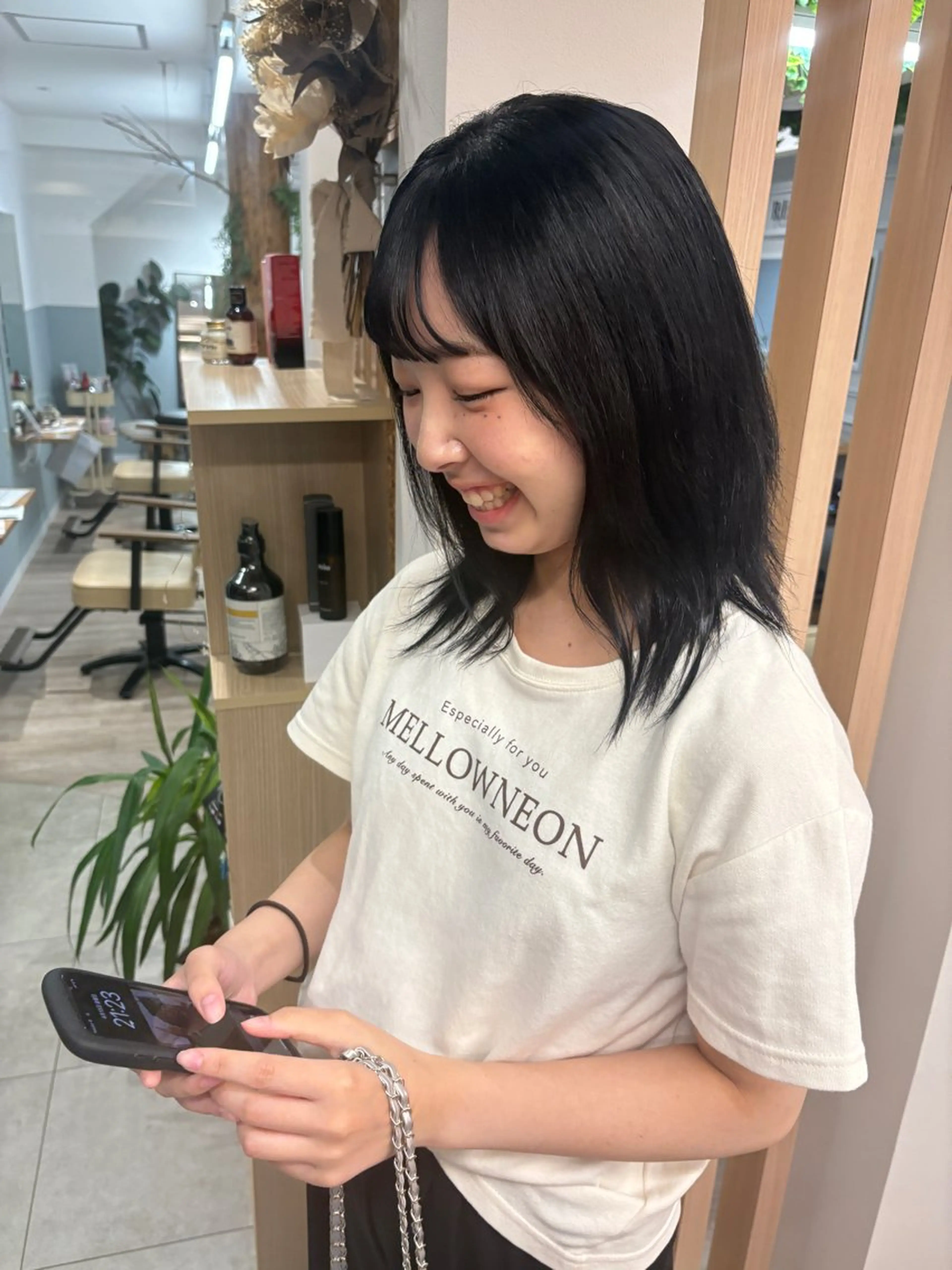 ミディアム AKIHO 暖色カラーのヘアスタイル