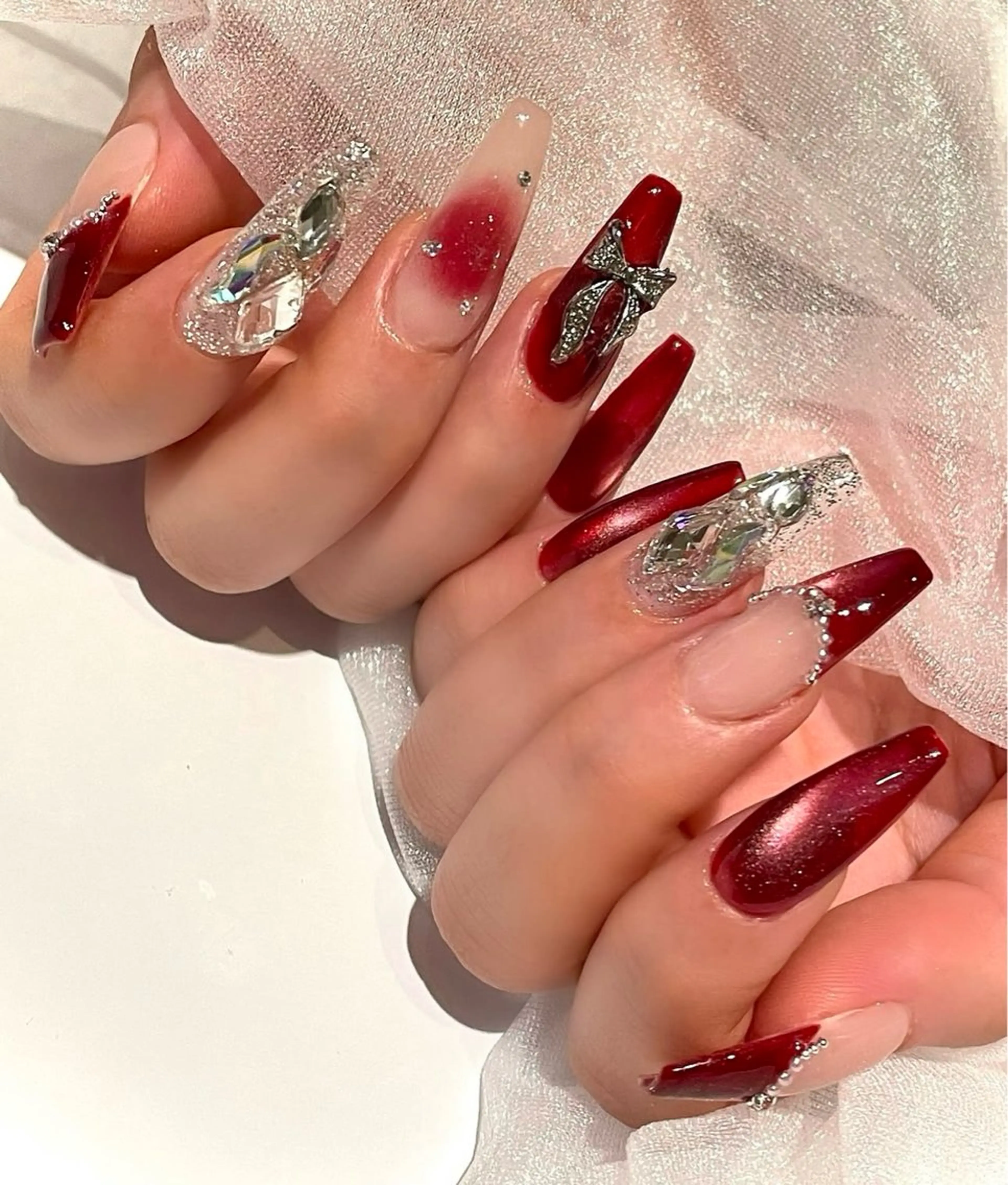 ネイル グラデーション キラキラネイル ワンカラーネイル 冬ネイル Jenn Nail Salonのネイルデザイン