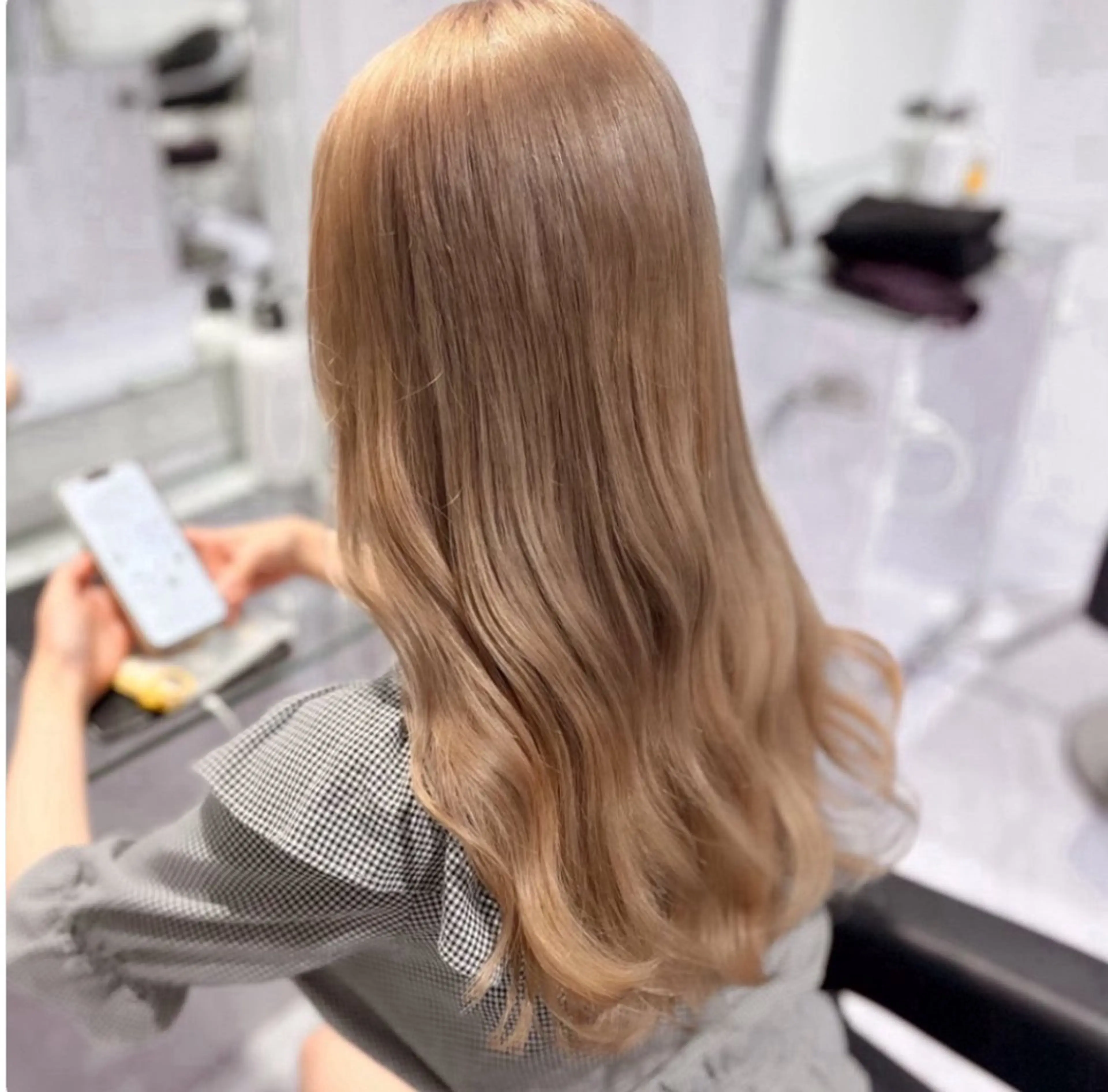 セミロング カラー 🫧うる艶トレンド 🫧透明感カラーのヘアスタイル