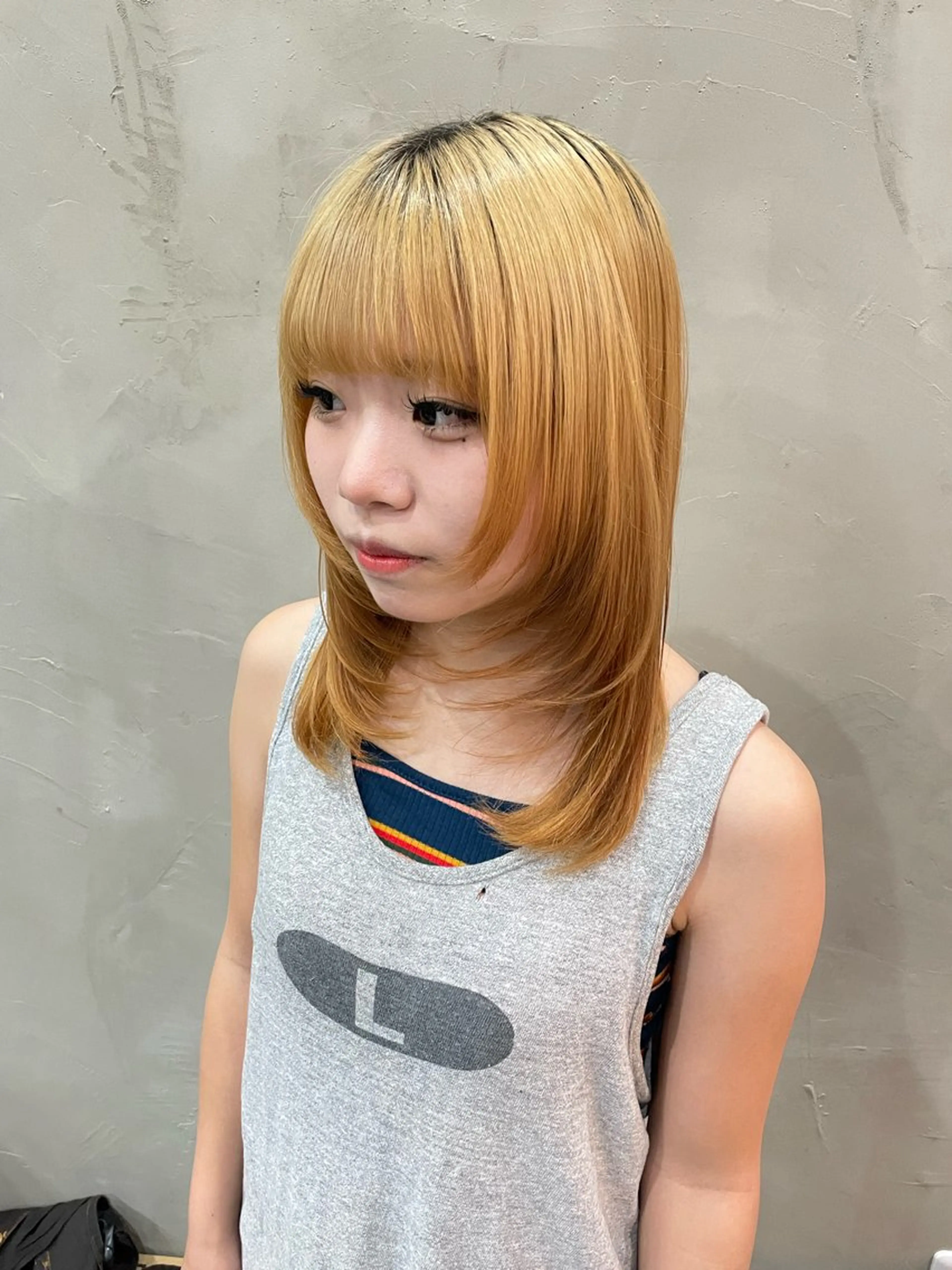 ミディアム レイヤーカット la fith hinaのヘアスタイル