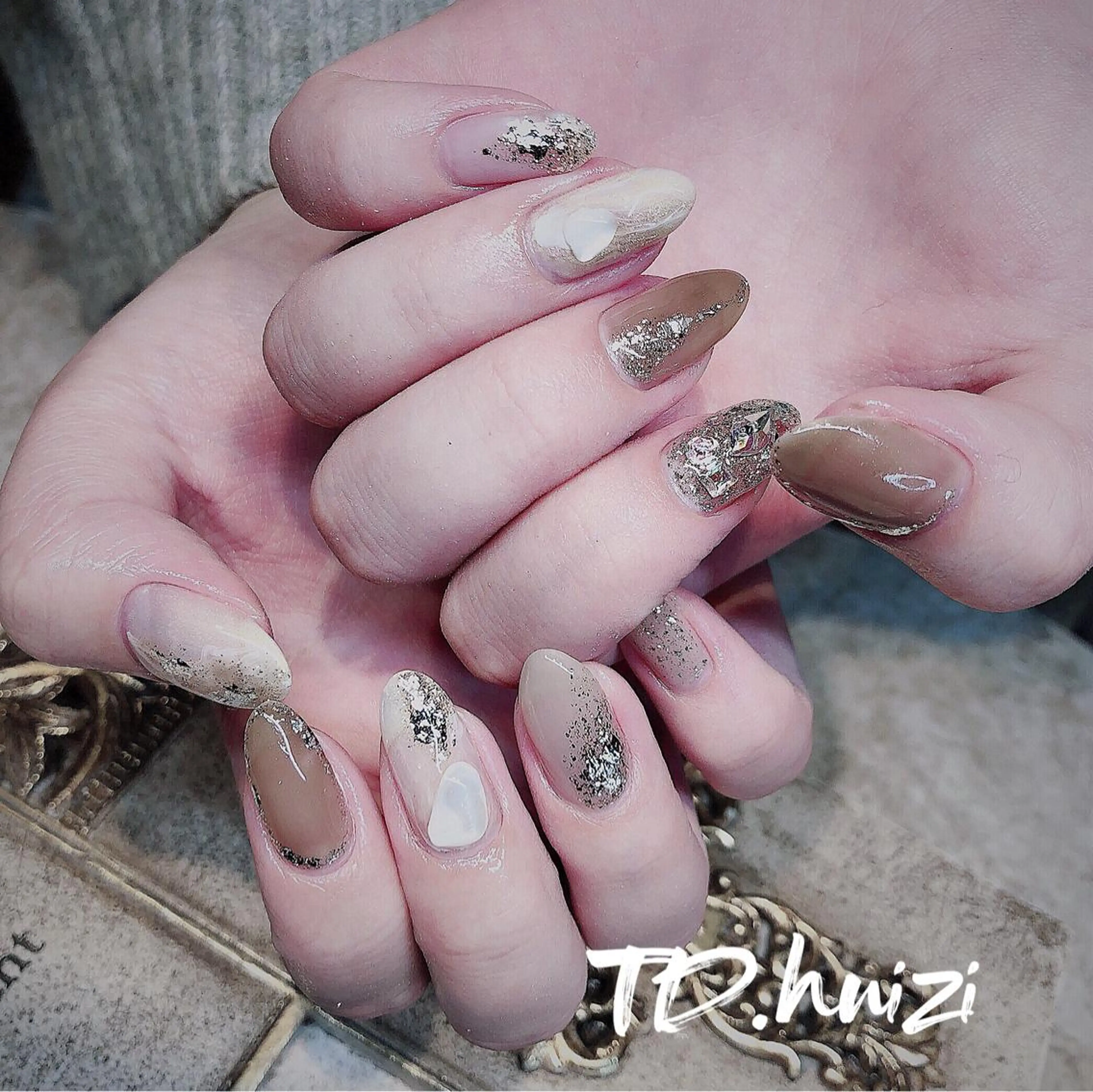 ミディアム めぐみのネイルサロン スタッフ練習のネイルデザイン