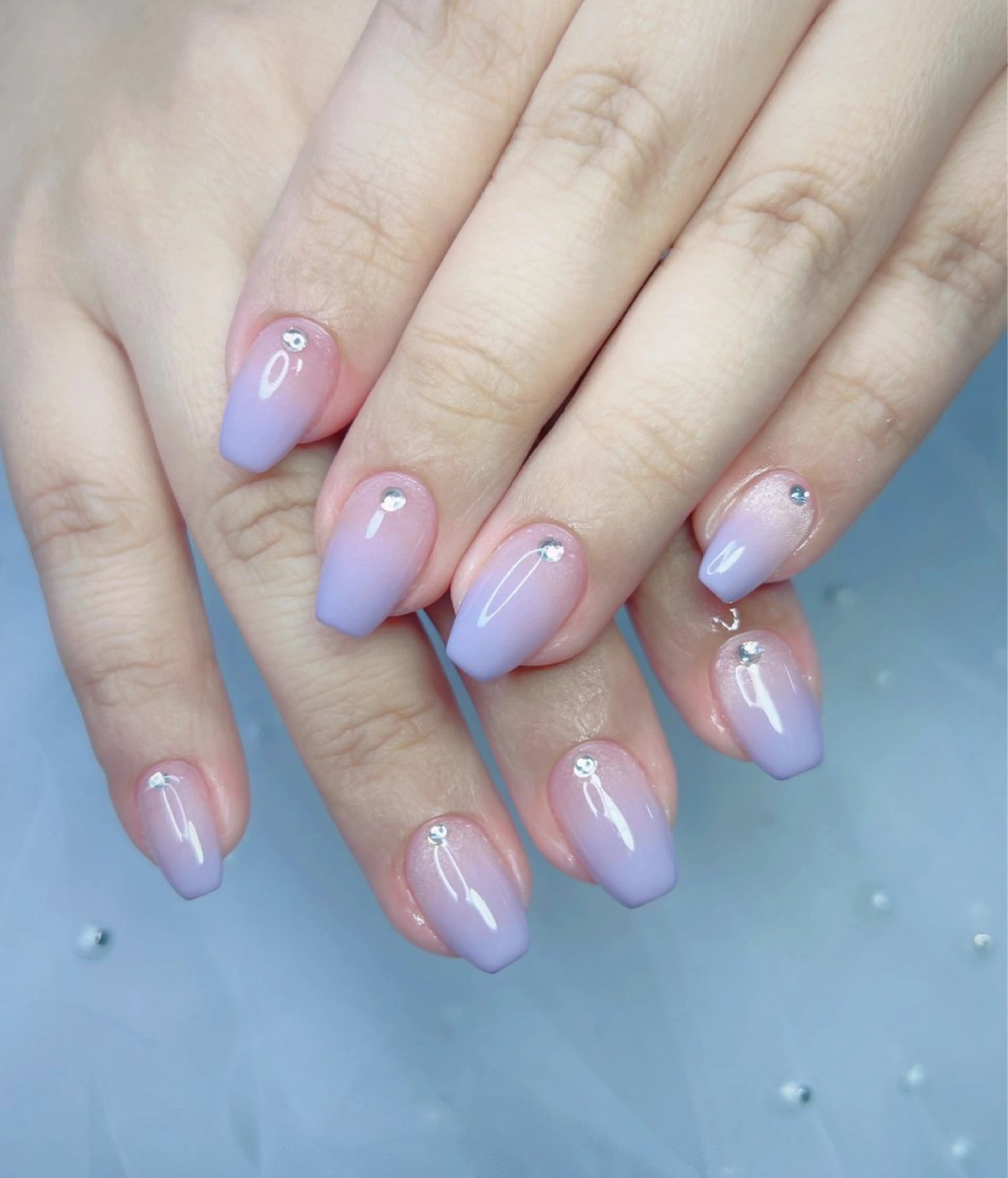ネイル オーロラネイル 長さ出し フットネイル 韓国ネイル ラメ(グリッター) 👍thumbs up nail👍のネイルデザイン