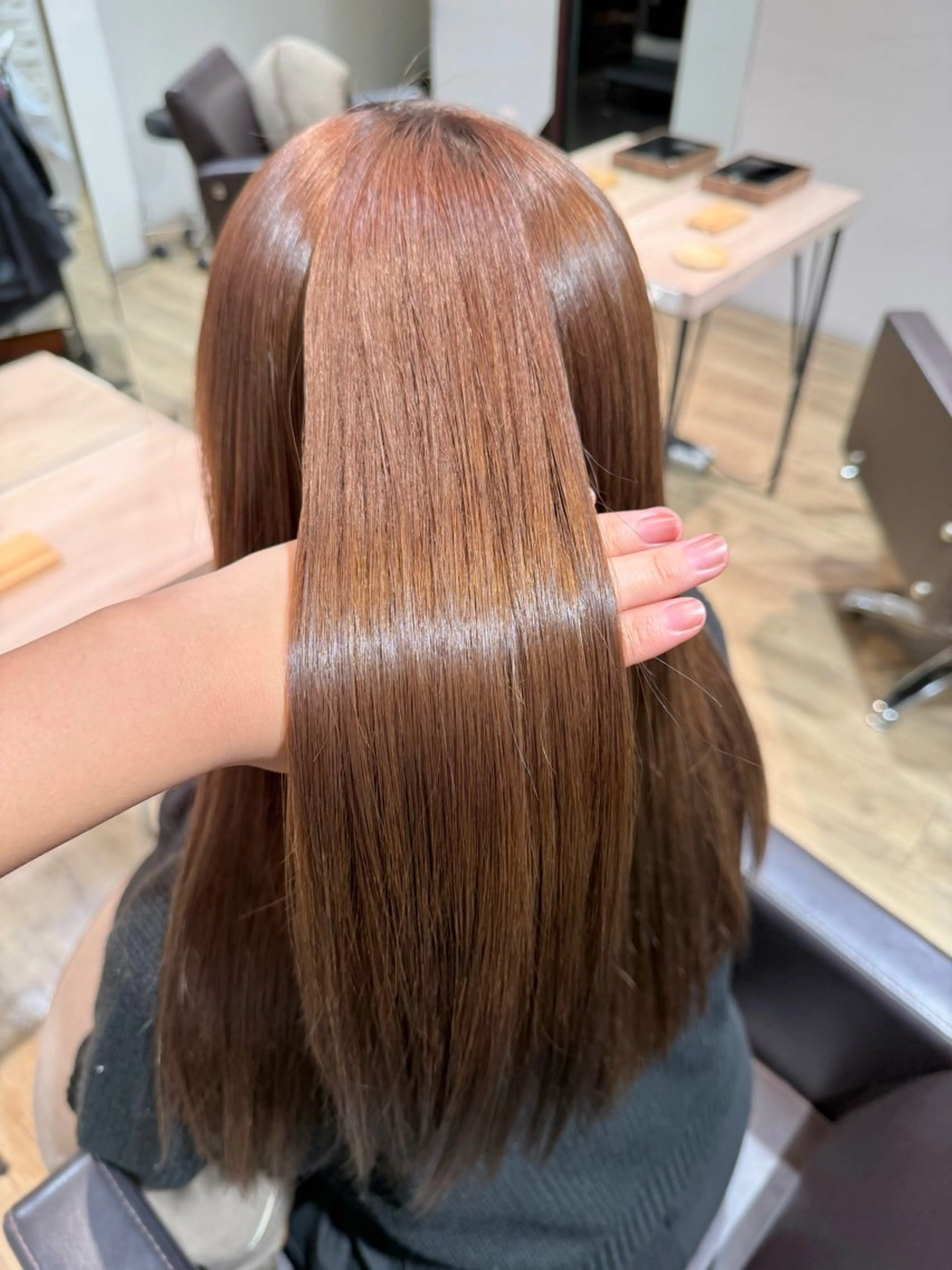ロング オレンジブラウン ヘアカラー 川畑 心子のヘアスタイル