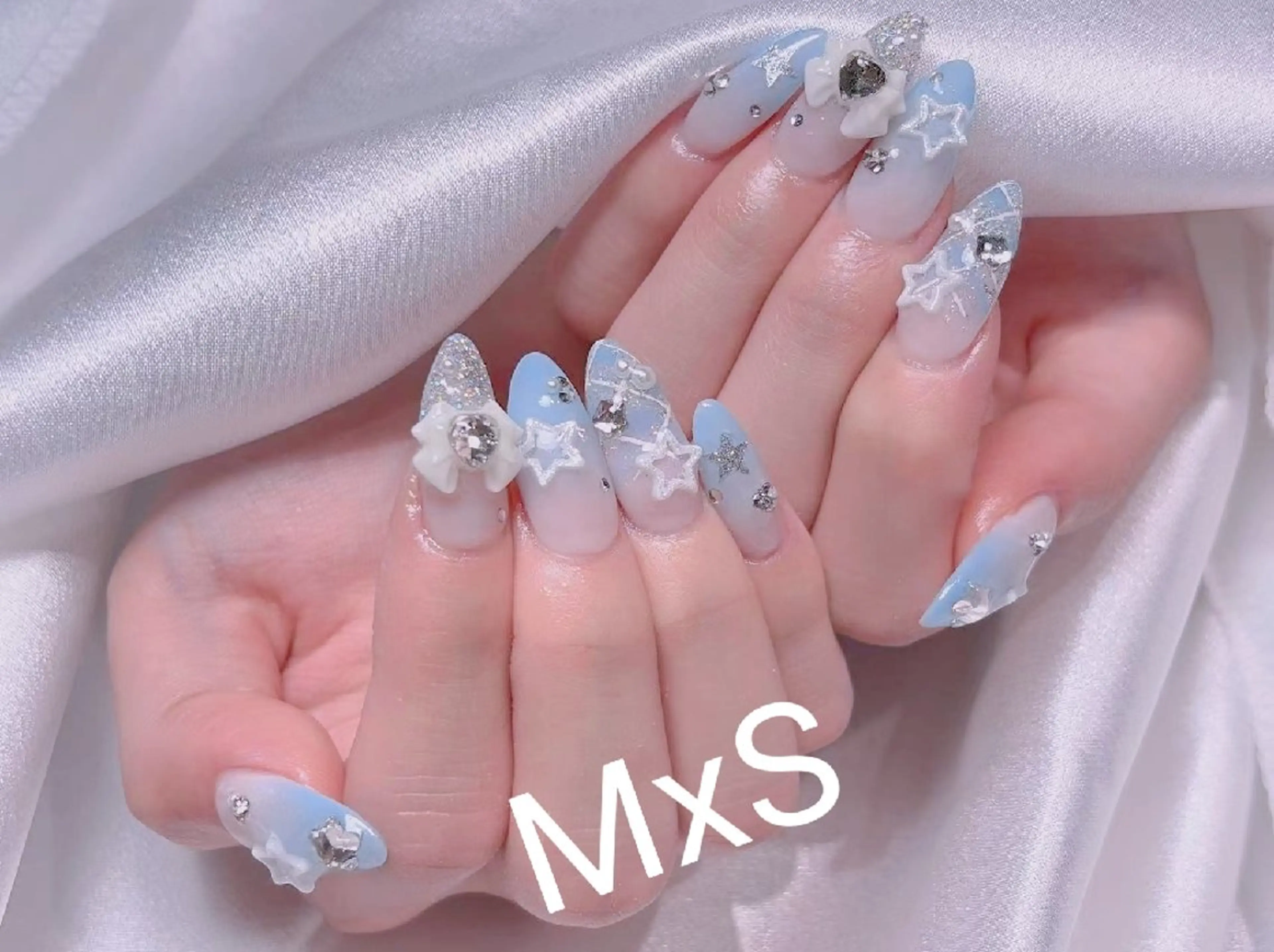 ネイル ハンドネイル ハンドケア MxS リィリィのネイルデザイン