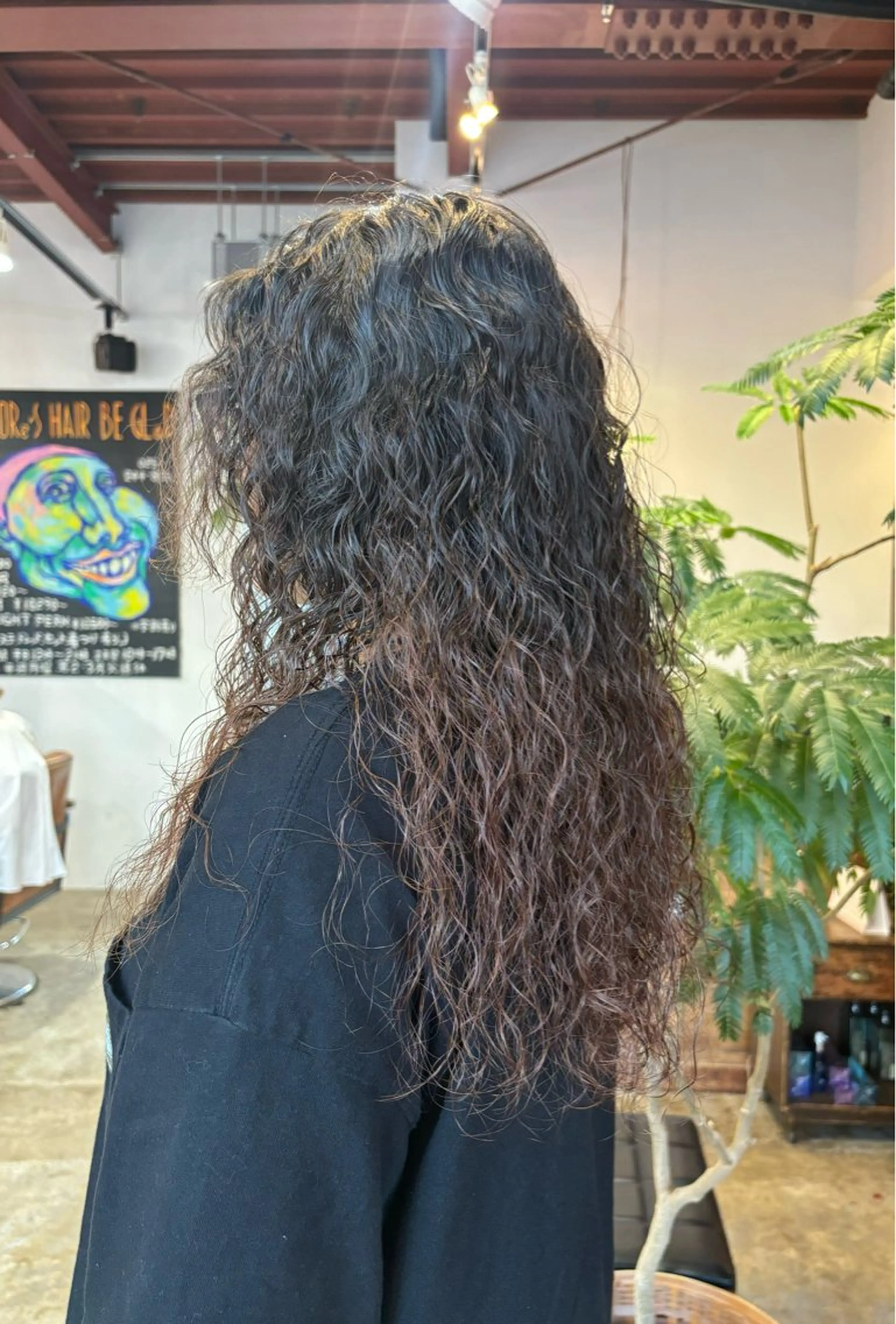 パーマ イデカワ リナのヘアスタイル