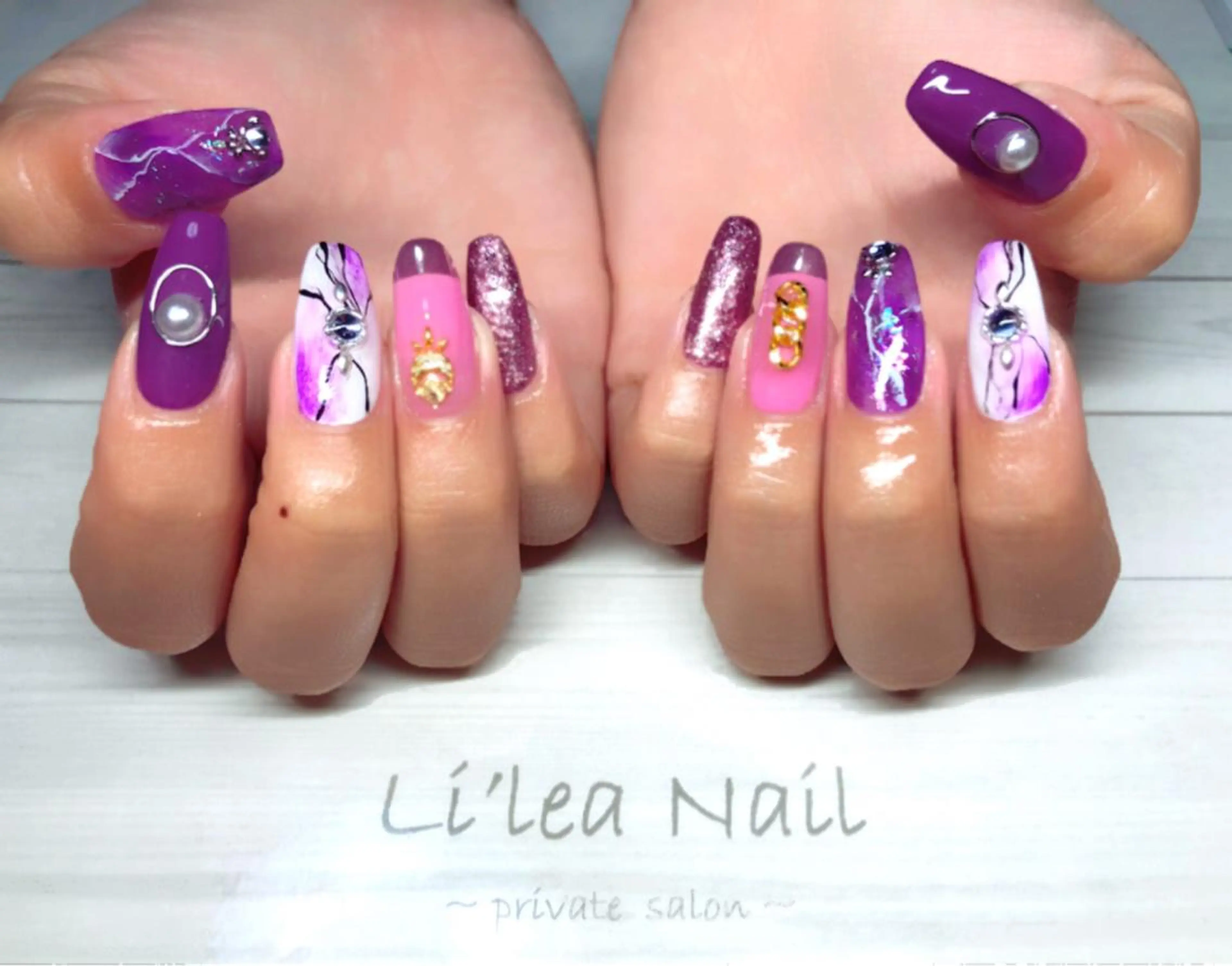 ネイル Li'leaNail AINAのネイルデザイン