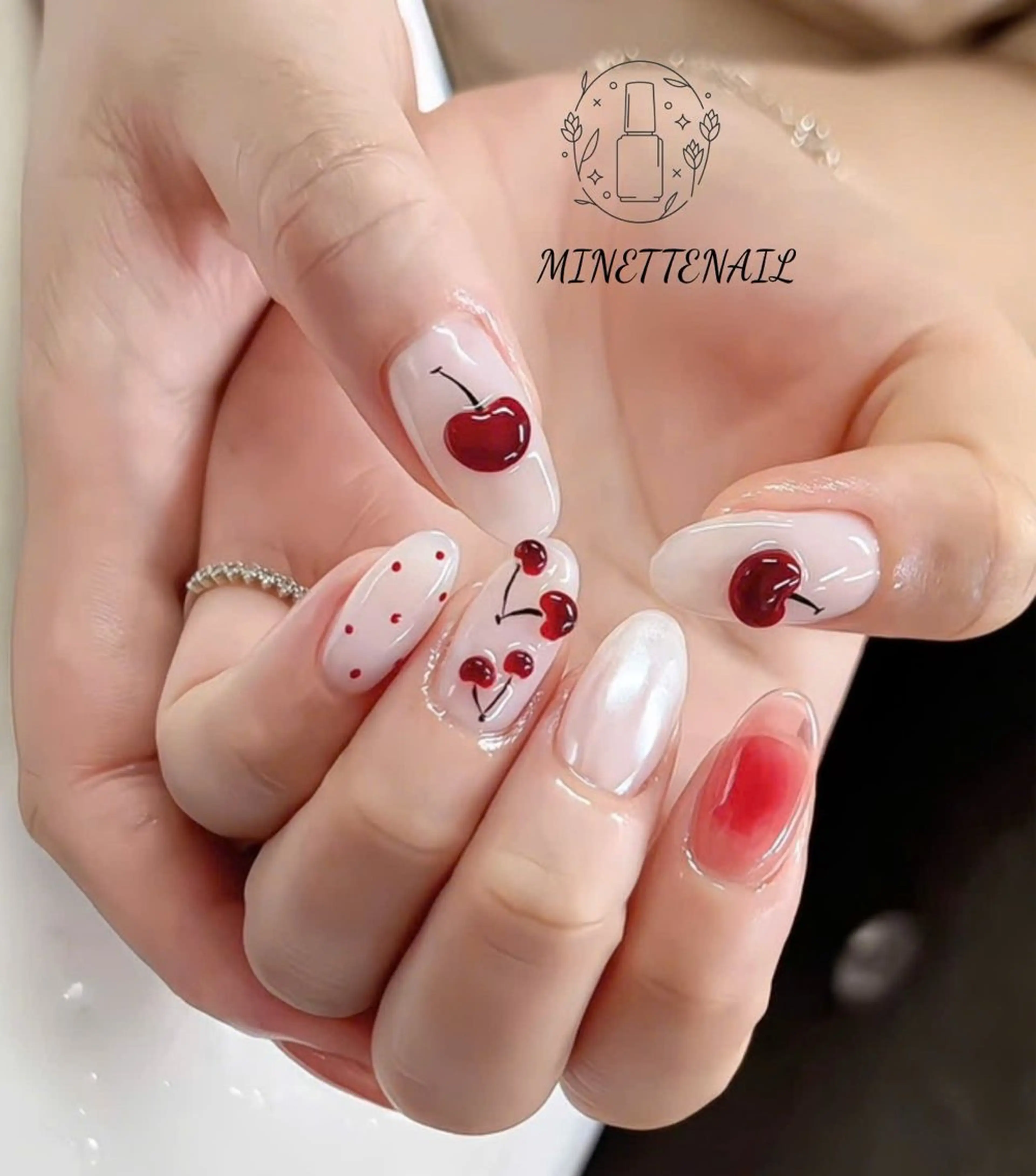 ネイル アートネイル ドット フレンチネイル ジェルネイル ガーリー Minette Nailのネイルデザイン