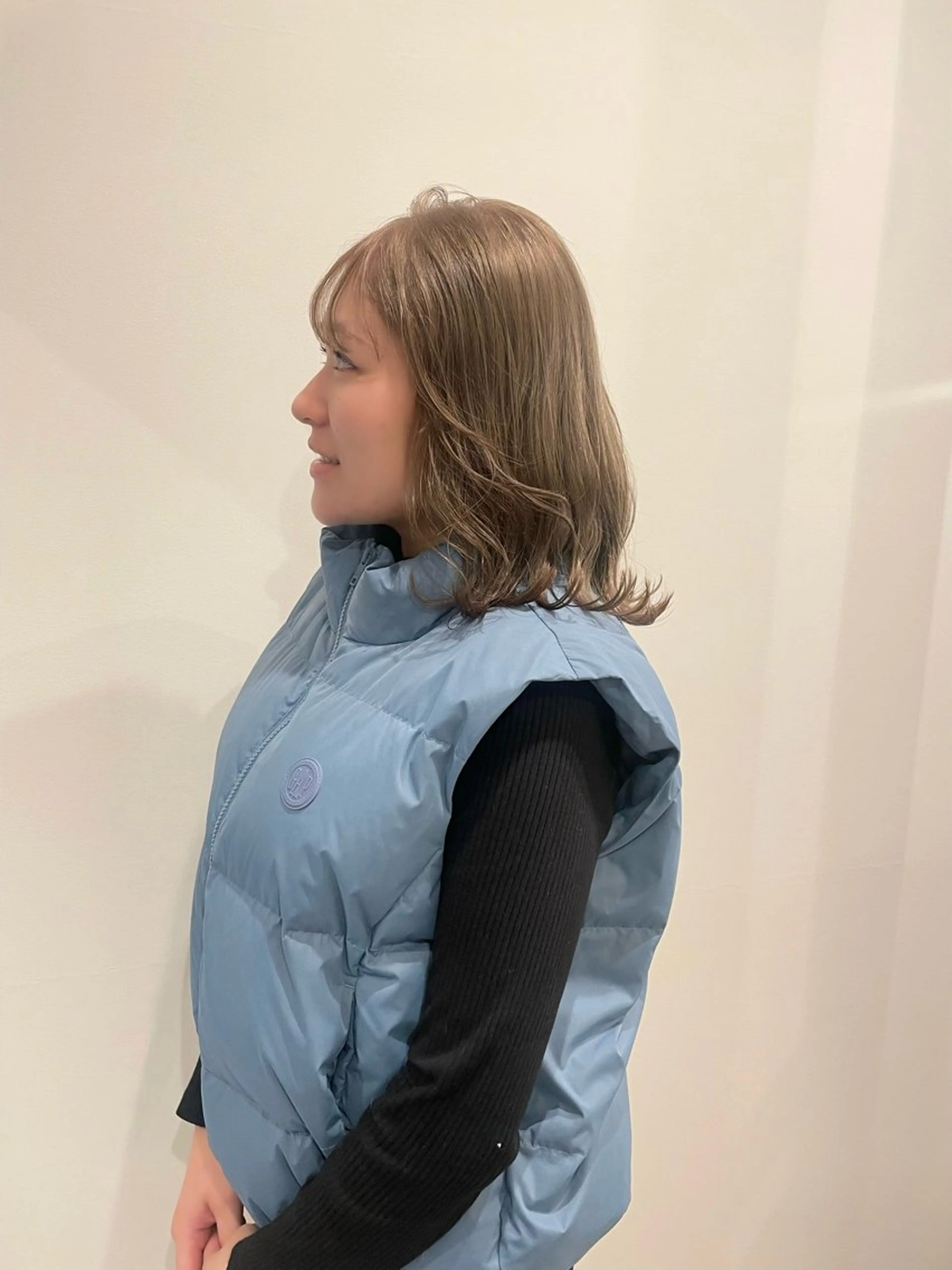 ミディアム カラー ベージュカラー ブリーチ オリーブベージュ ヘアカラー 渋谷 留菜のヘアスタイル