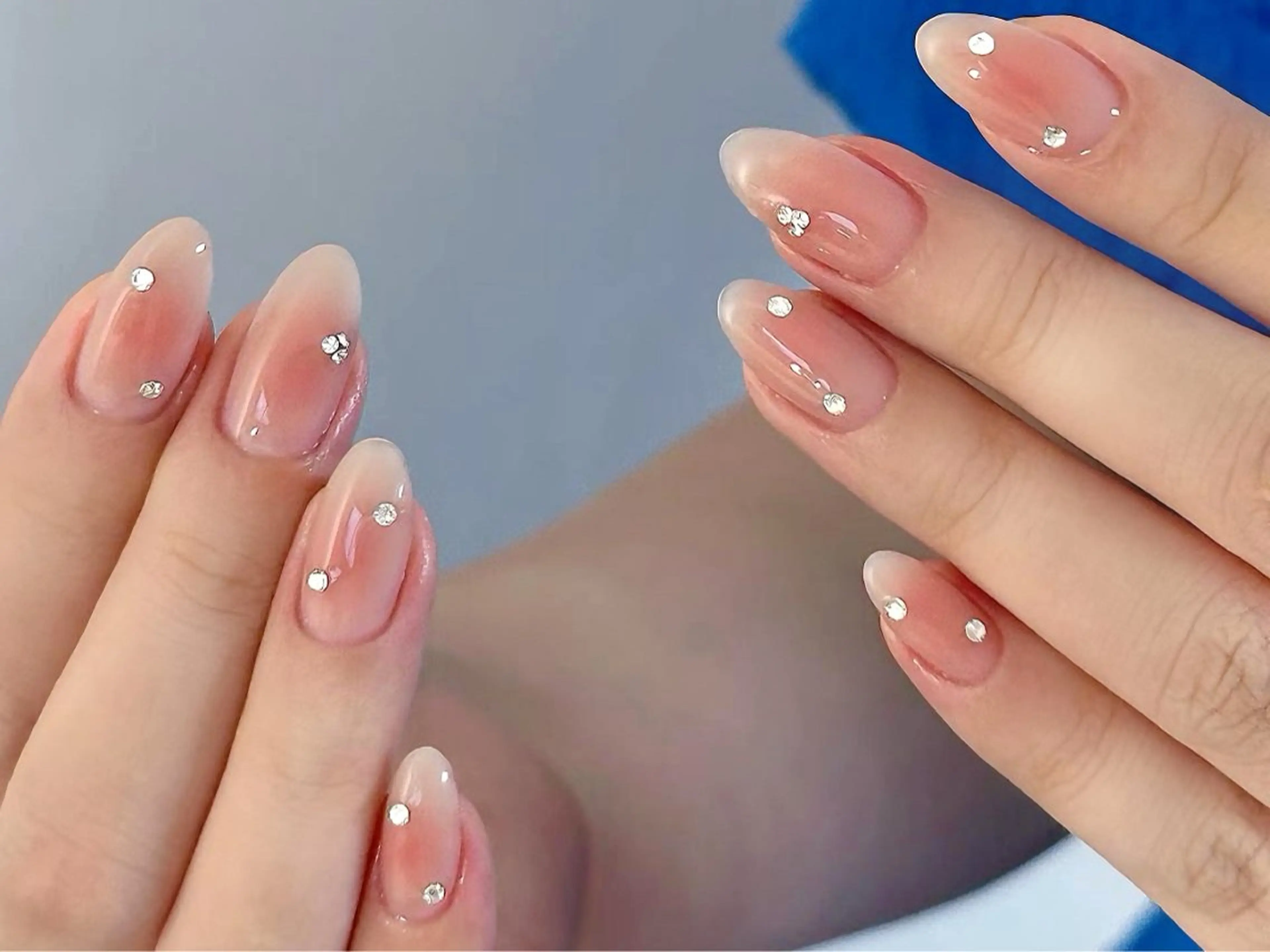 ネイル チークネイル 夏目 雅子のネイルデザイン