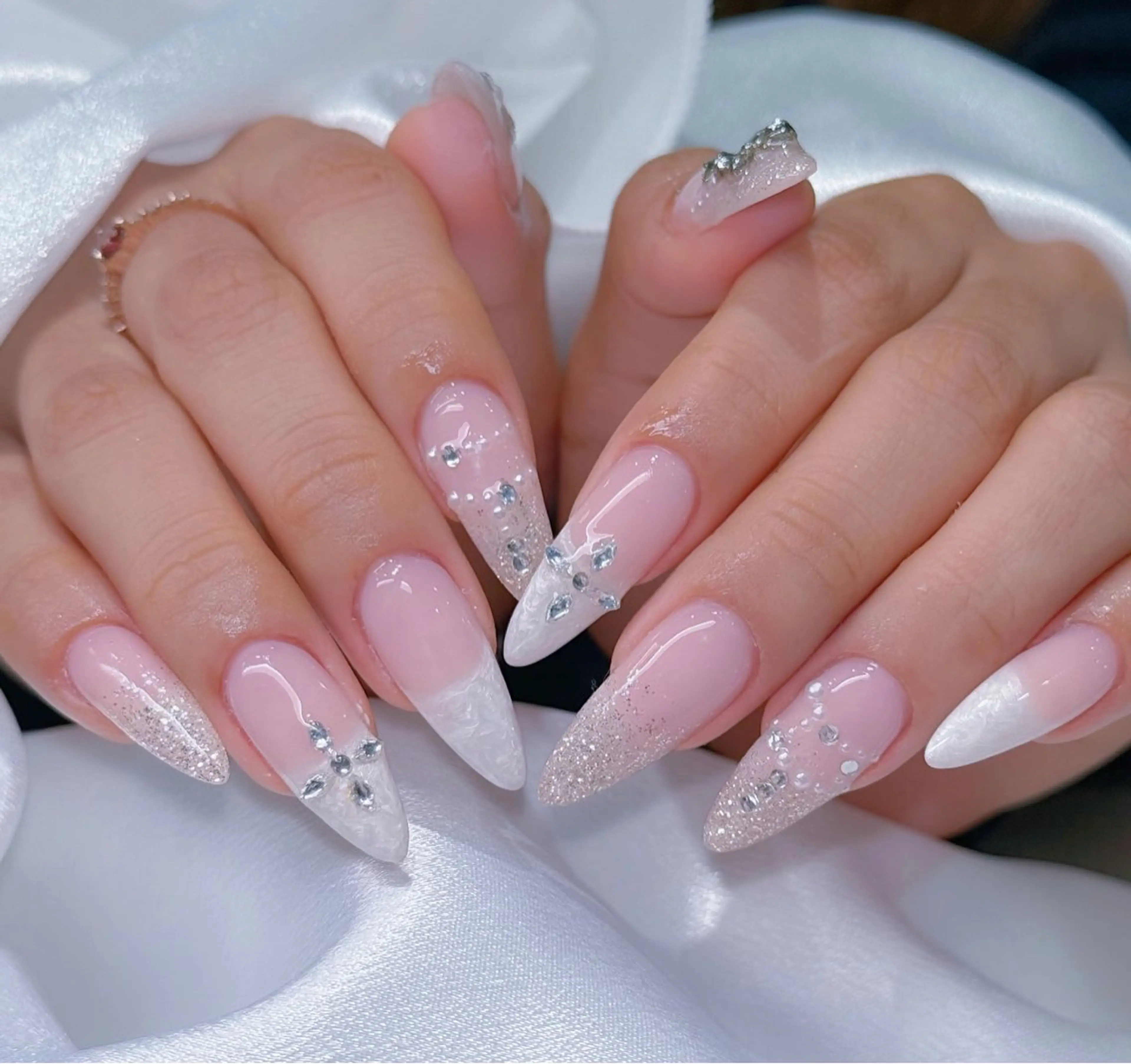 ネイル オーロラネイル ブルー チークネイル フットネイル フレンチネイル ハンドネイル REI レイのネイルデザイン