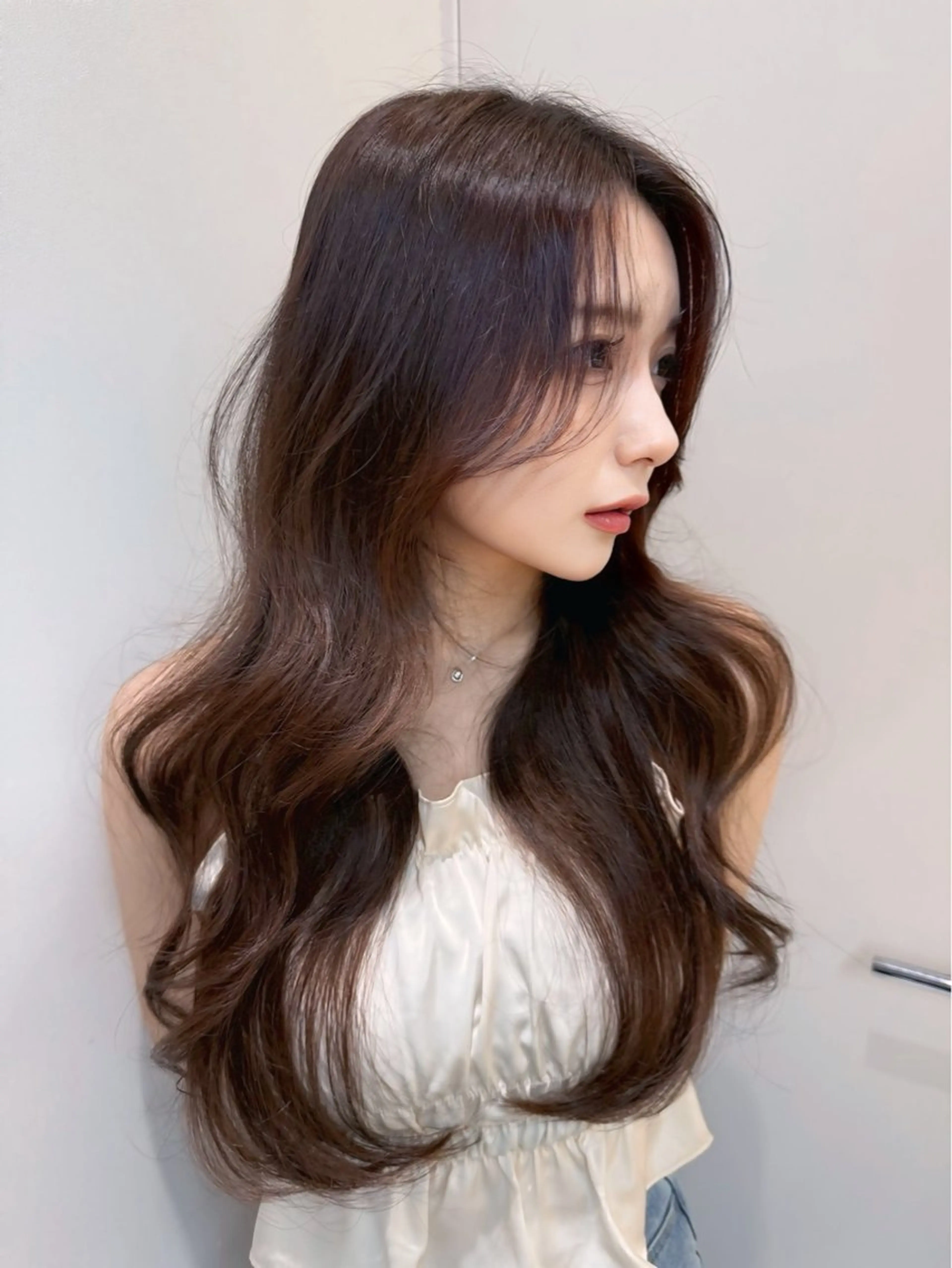 ロング カラー カット ヘアカラー トリートメント shion 透明感カラーのヘアスタイル