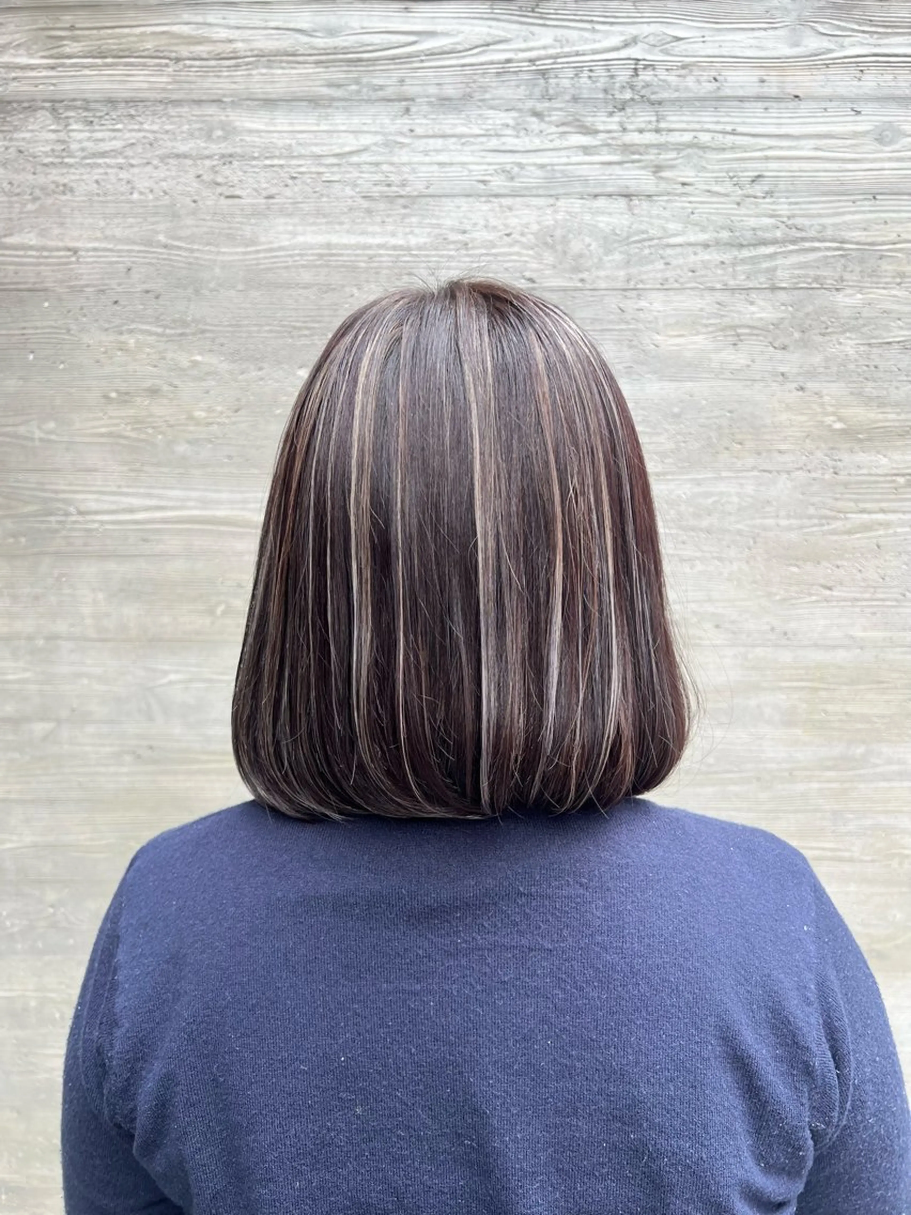 ミディアム カラー カット ヘアカラー トリートメント mana .のヘアスタイル