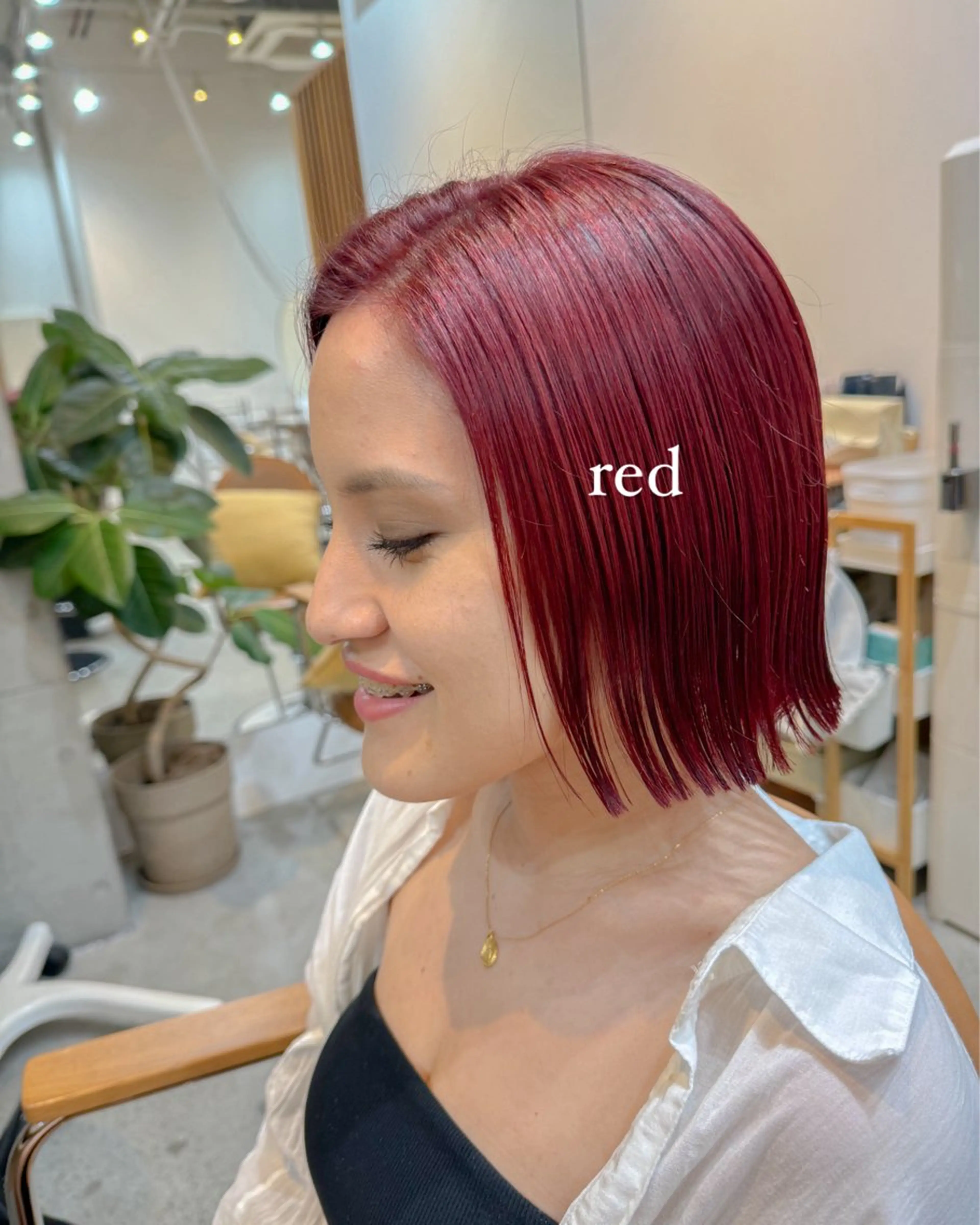 ショート カラー ベージュカラー ブリーチ ボルドーカラー ケアブリーチ ケアカラー 🫧艶カラー/ダブル カラー♡/桜🌸のヘアスタイル