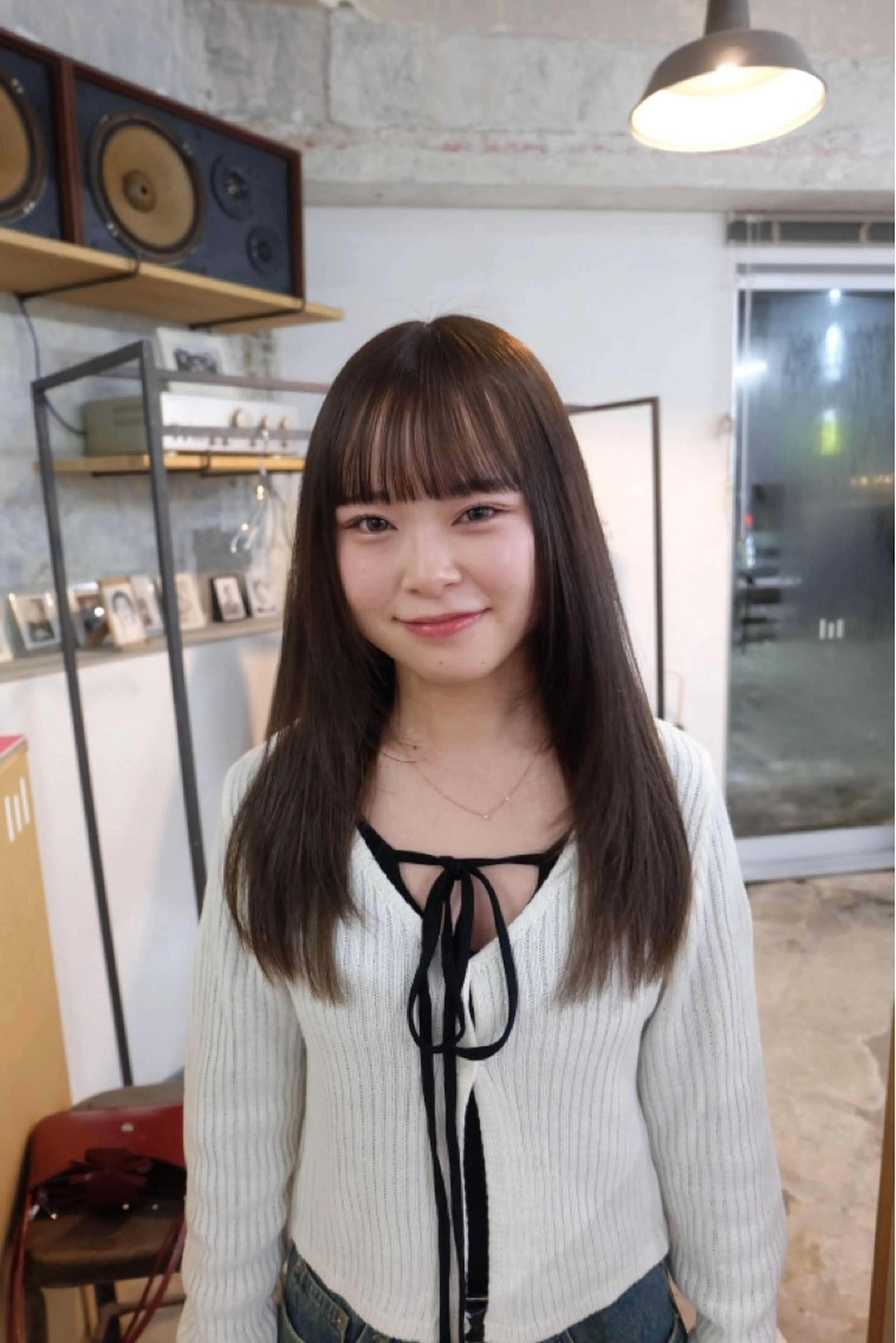 ブリーチなしワンカラー + カットの写真