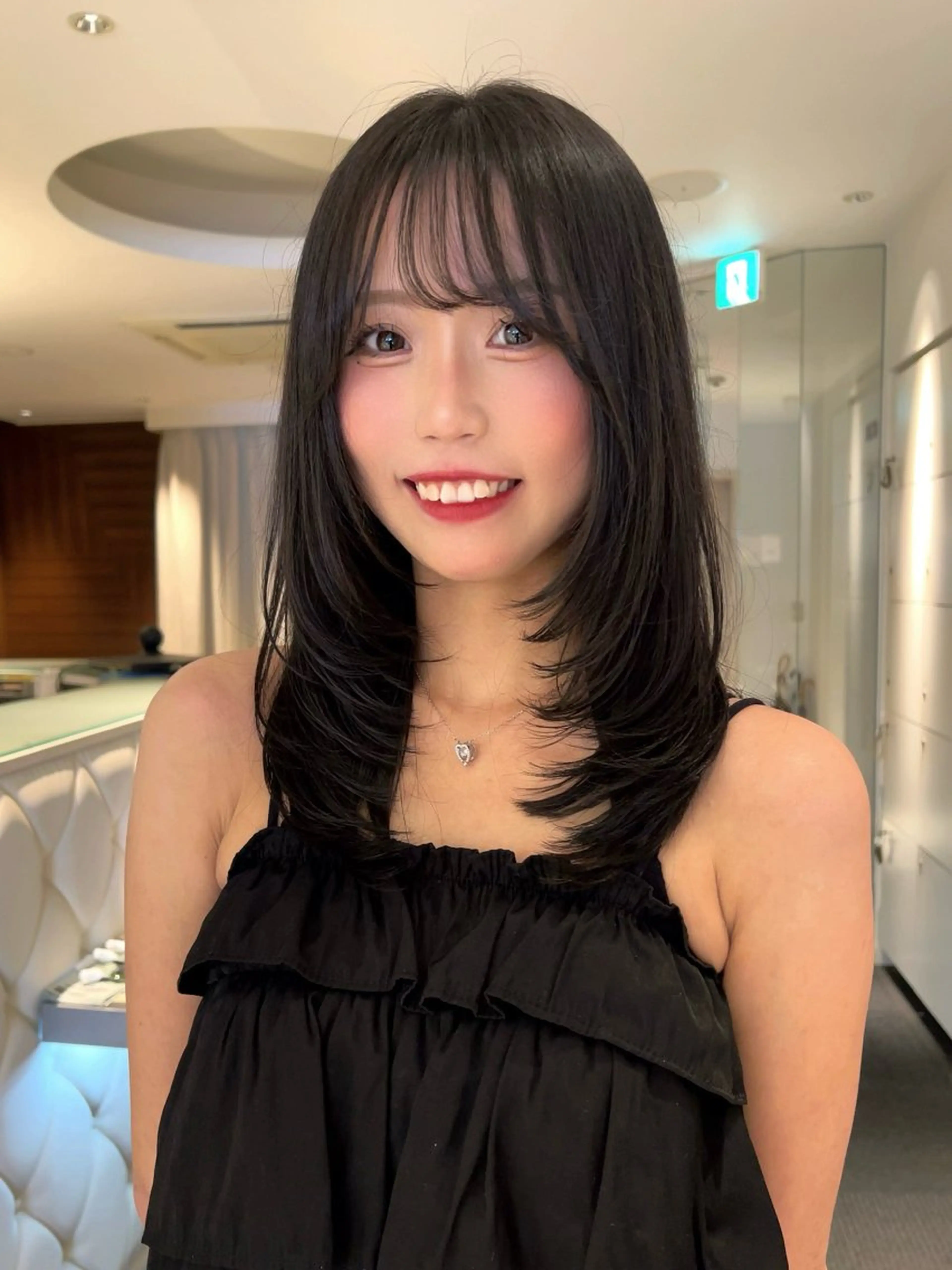 ミディアム モデル募集/カレン /レイヤーカットのヘアスタイル