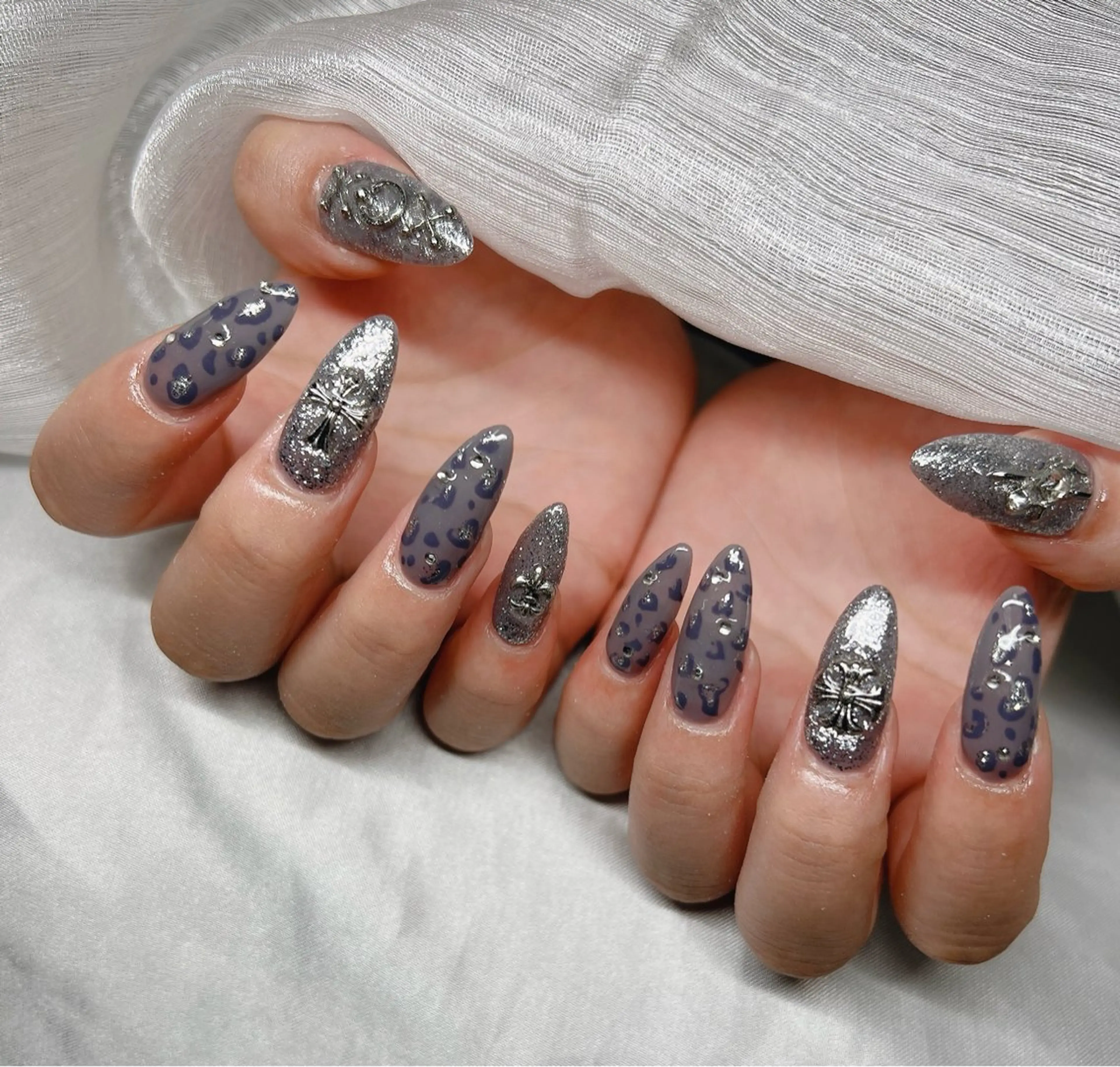 ネイル 長さ出し グラデーション 卒業式 キラキラネイル マグネットネイル ハンドネイル Lee Nailsのネイルデザイン