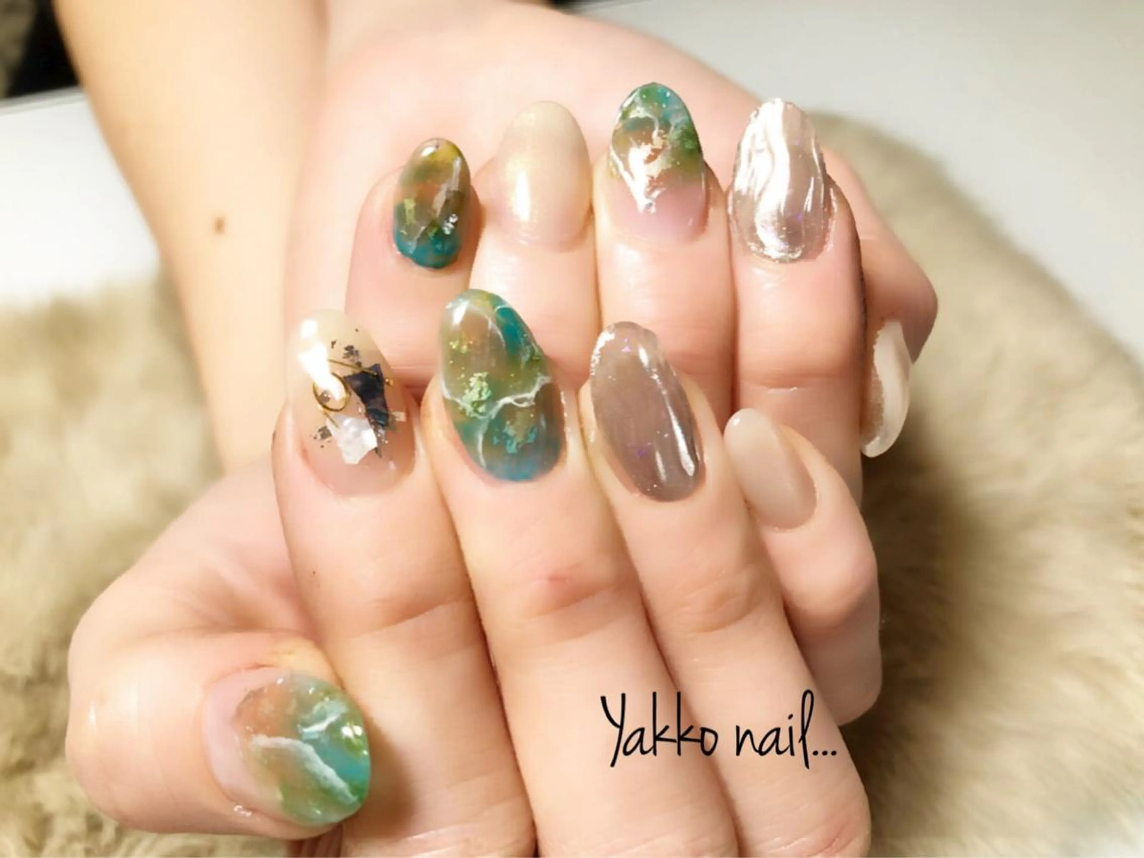 ネイル Yakko pas á pasのネイルデザイン