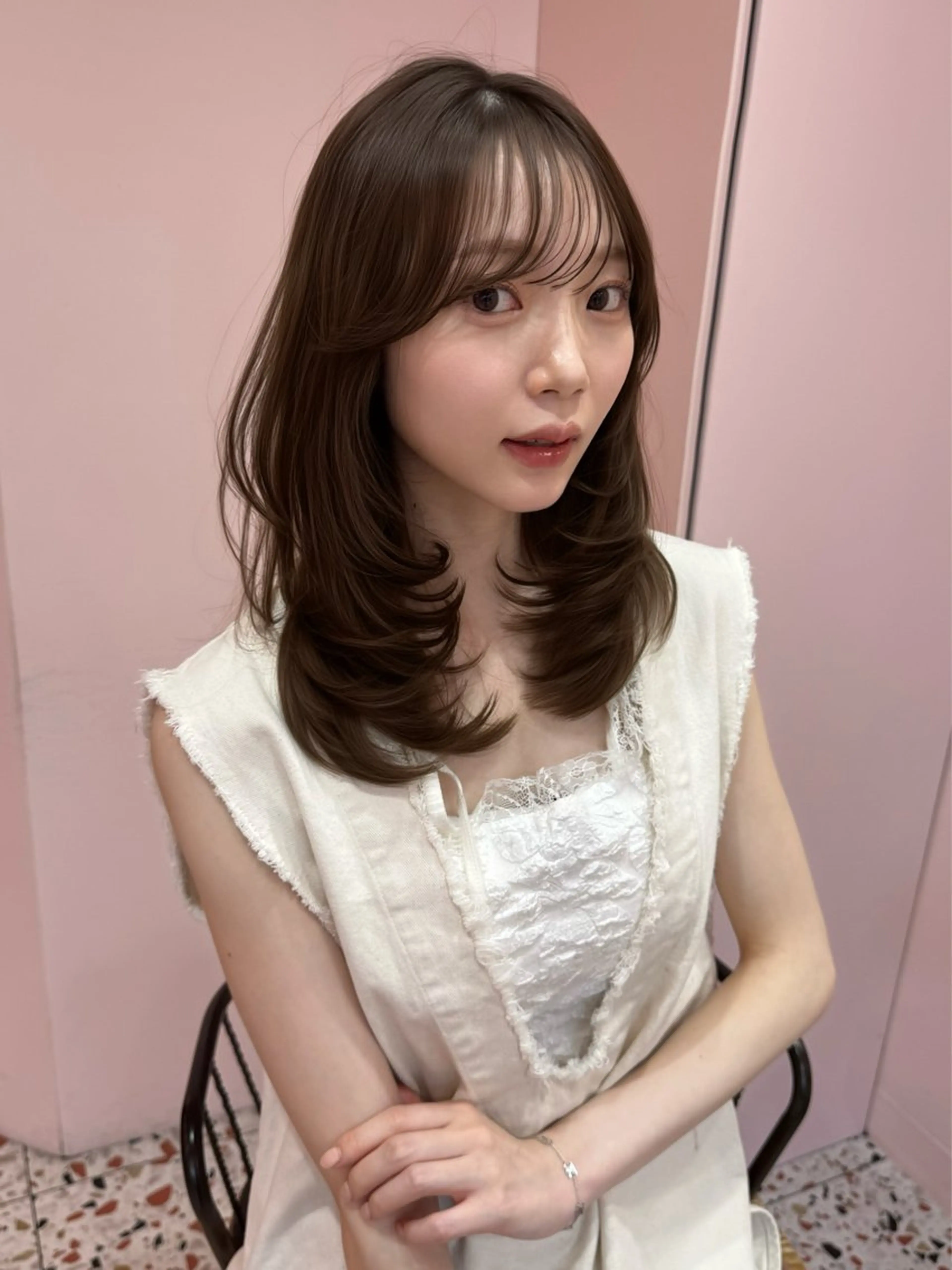 ミディアム 顔周りカット 韓国風ヘア レイヤーカット 似合わせカット 小顔カット カット ヘアカラー トリートメント 顔周り/透明感カラー REINA𓍯のヘアスタイル
