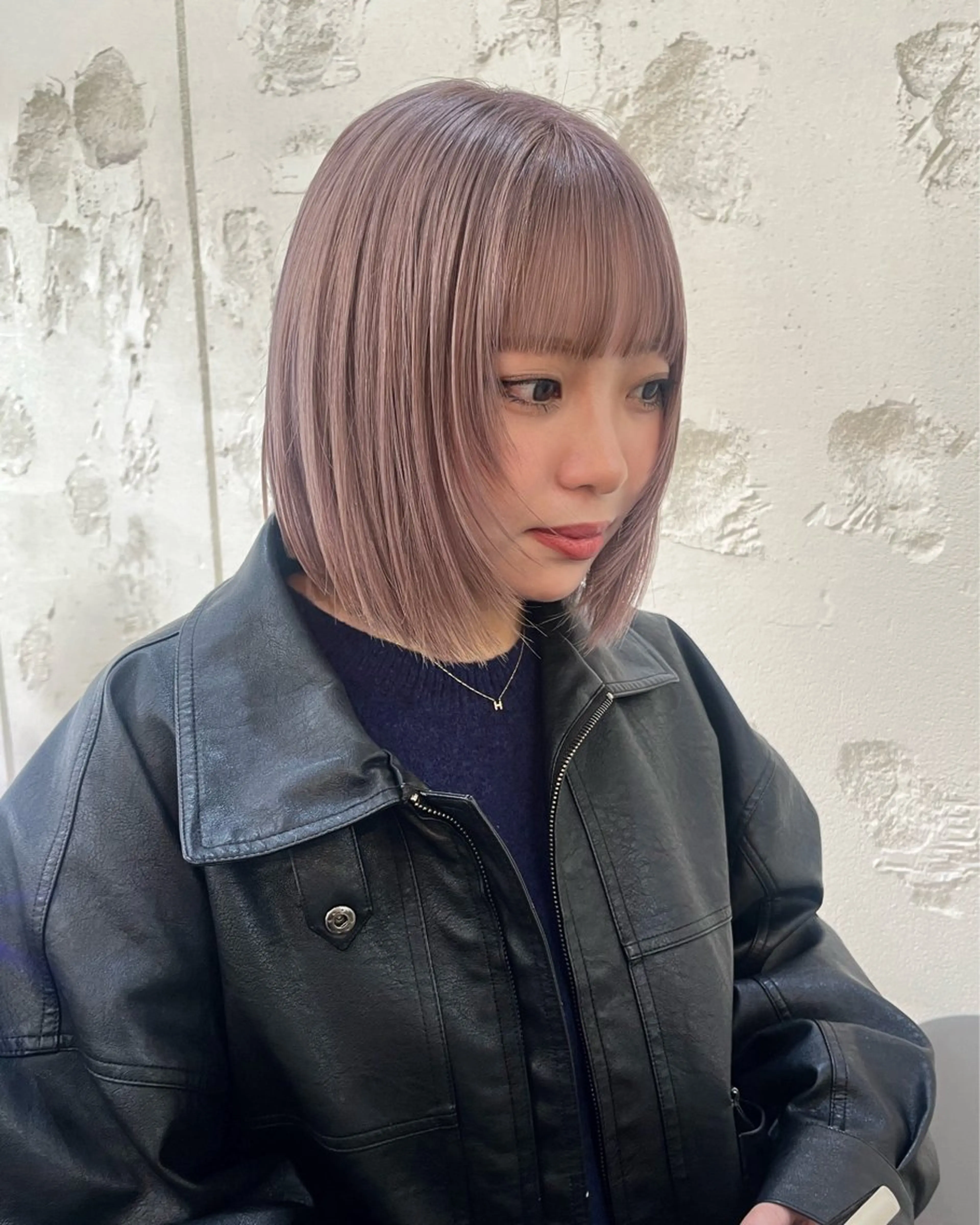 ショート カラー ベージュカラー ブリーチ ミルクティーベージュ カット ヘアカラー トリートメント SALOWIN町田所属・ハイトーン🦢 Natsumiのヘアスタイル