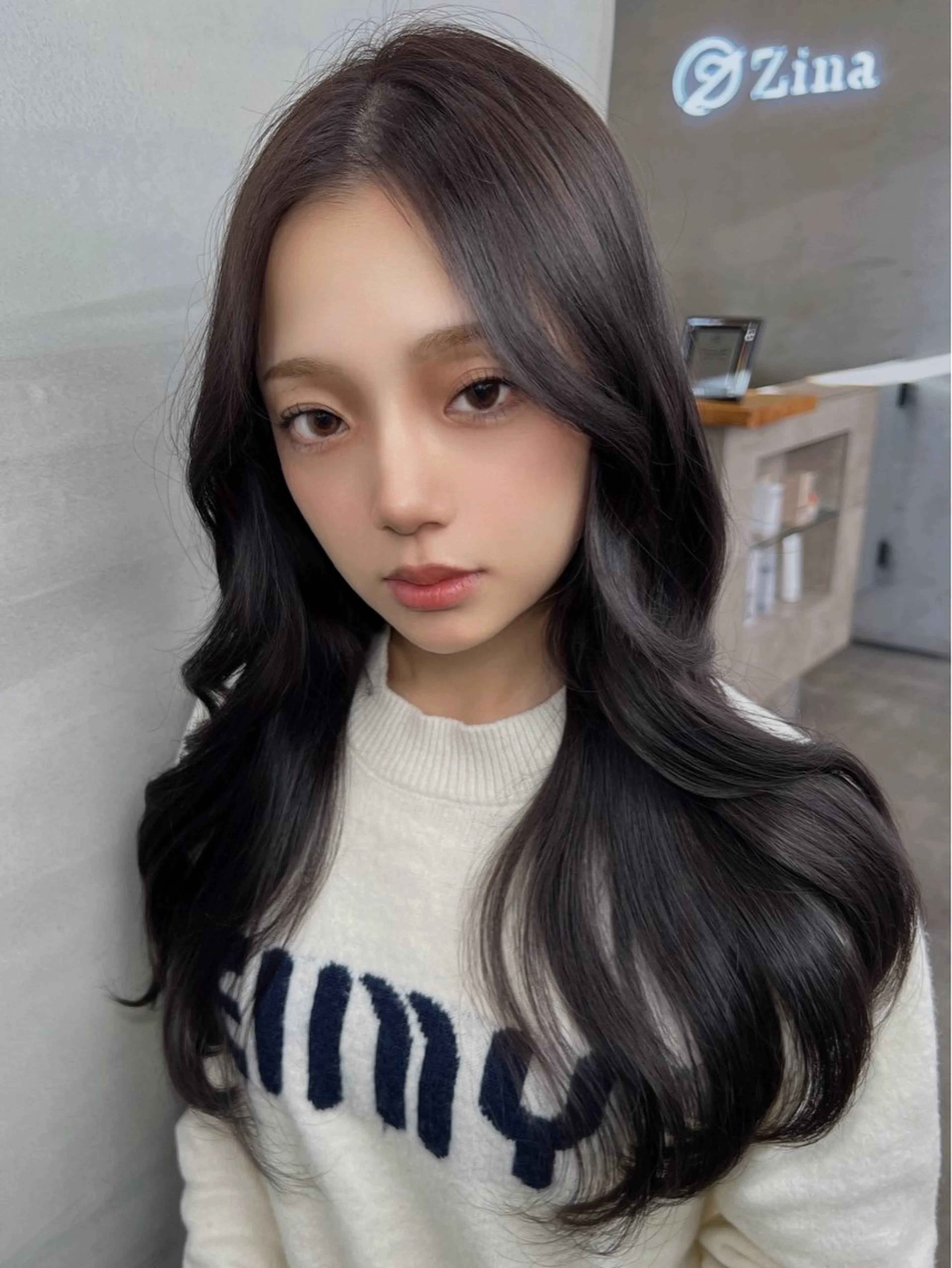 ロング カラー ロング カット ヘアカラー トリートメント 前髪/顔まわりカット 艶髪/髪質改善/縮毛のヘアスタイル