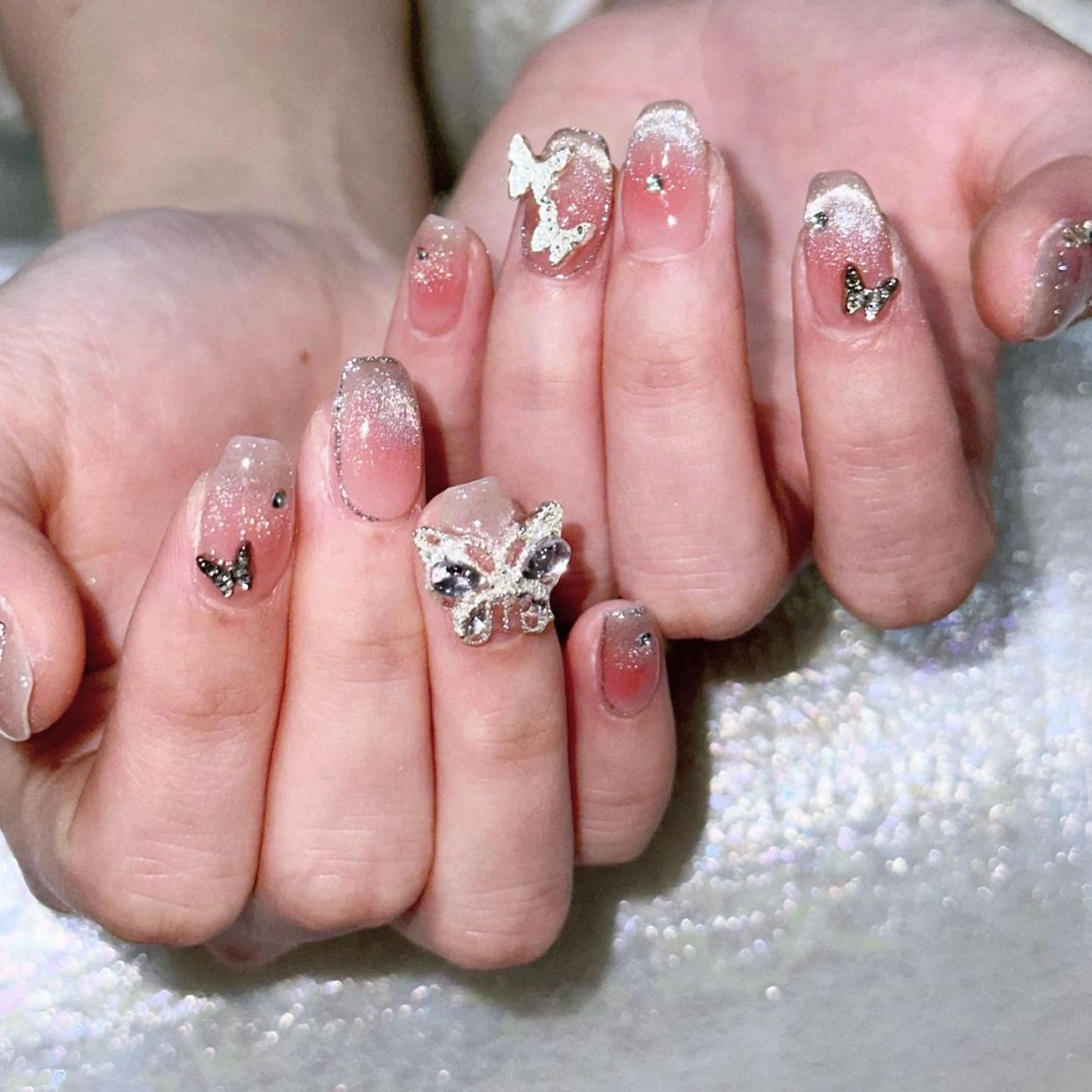 ネイル ハンドネイル Queens テイのネイルデザイン