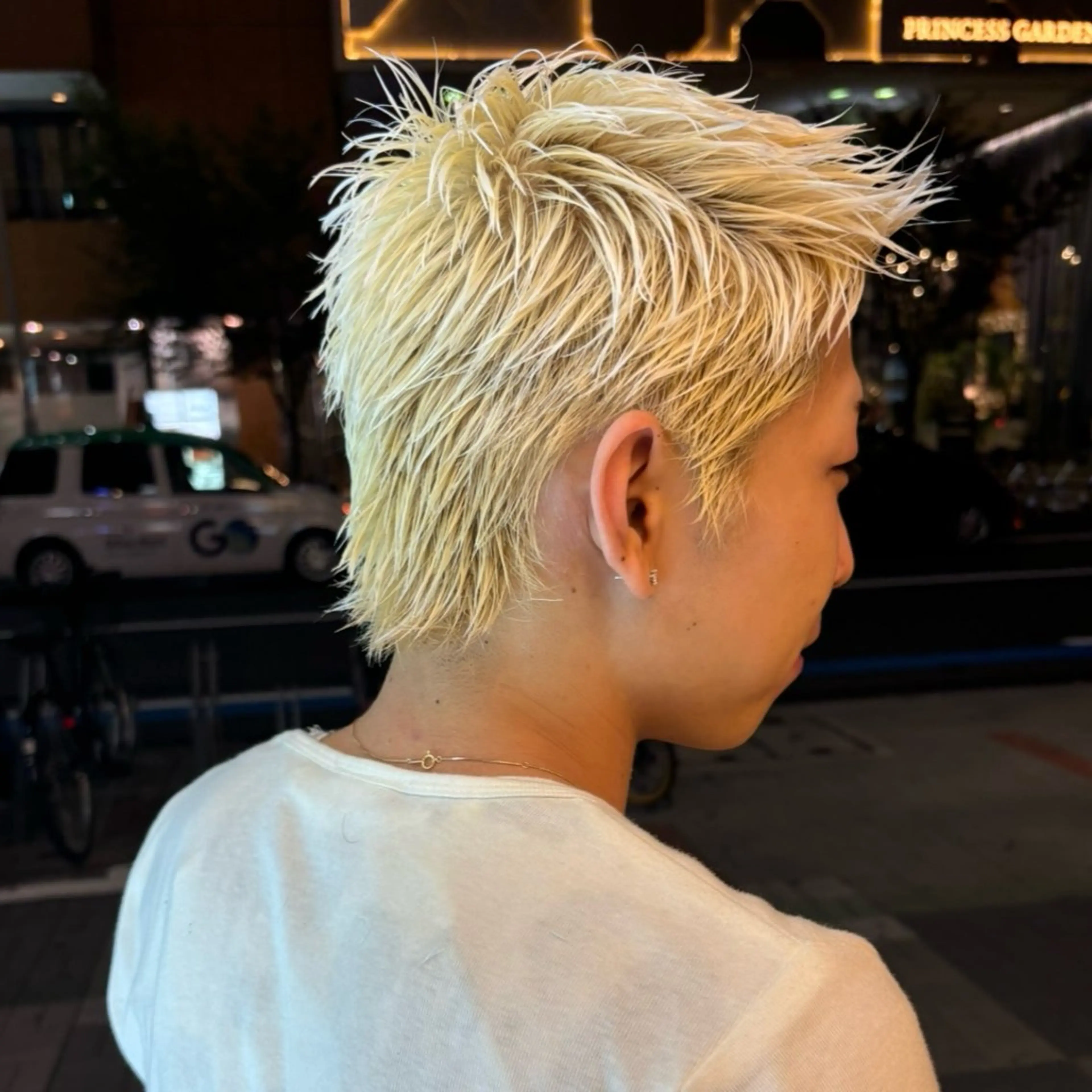 カラー メンズ メンズブリーチ メンズハイトーン ブリーチ ハイトーンカラー ヘアカラー スパイキーショート 平出天翔のヘアスタイル