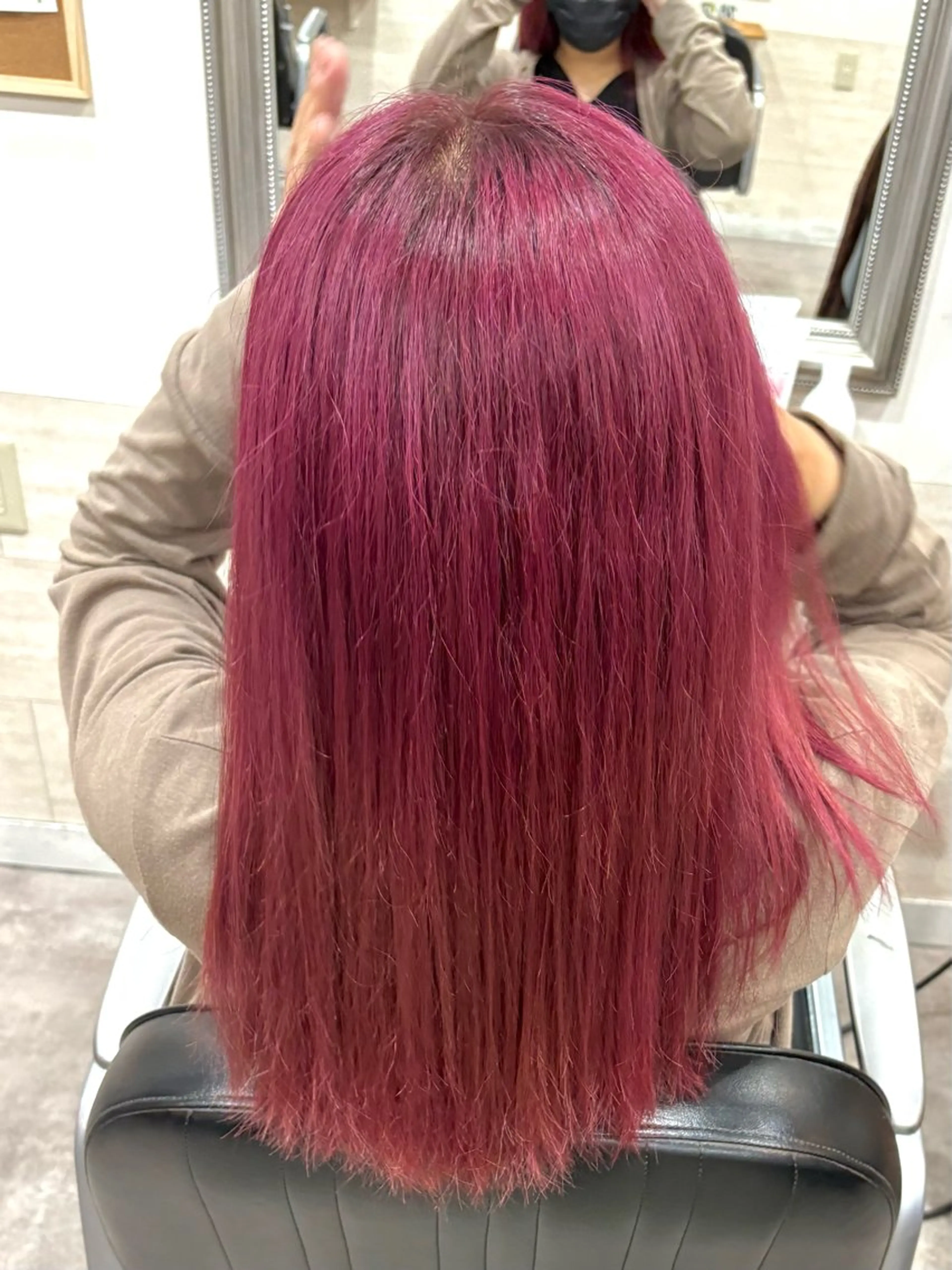 ロング カラー ヘアカラー 堀川 希歩のヘアスタイル