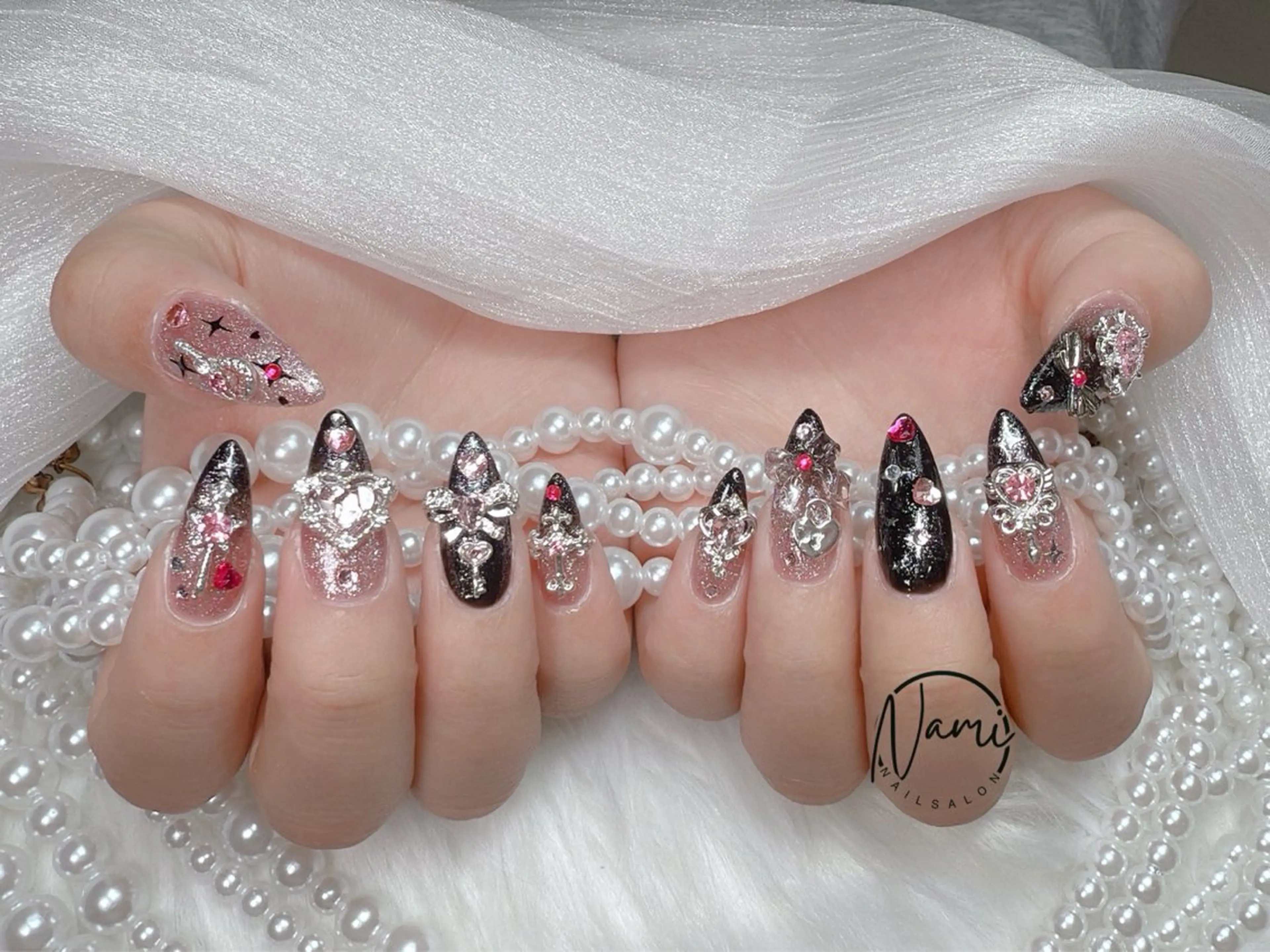 ネイル 長さ出し ガーリー 韓国ネイル ロングネイル 持ち込み ハンドネイル Nami nail salonのネイルデザイン