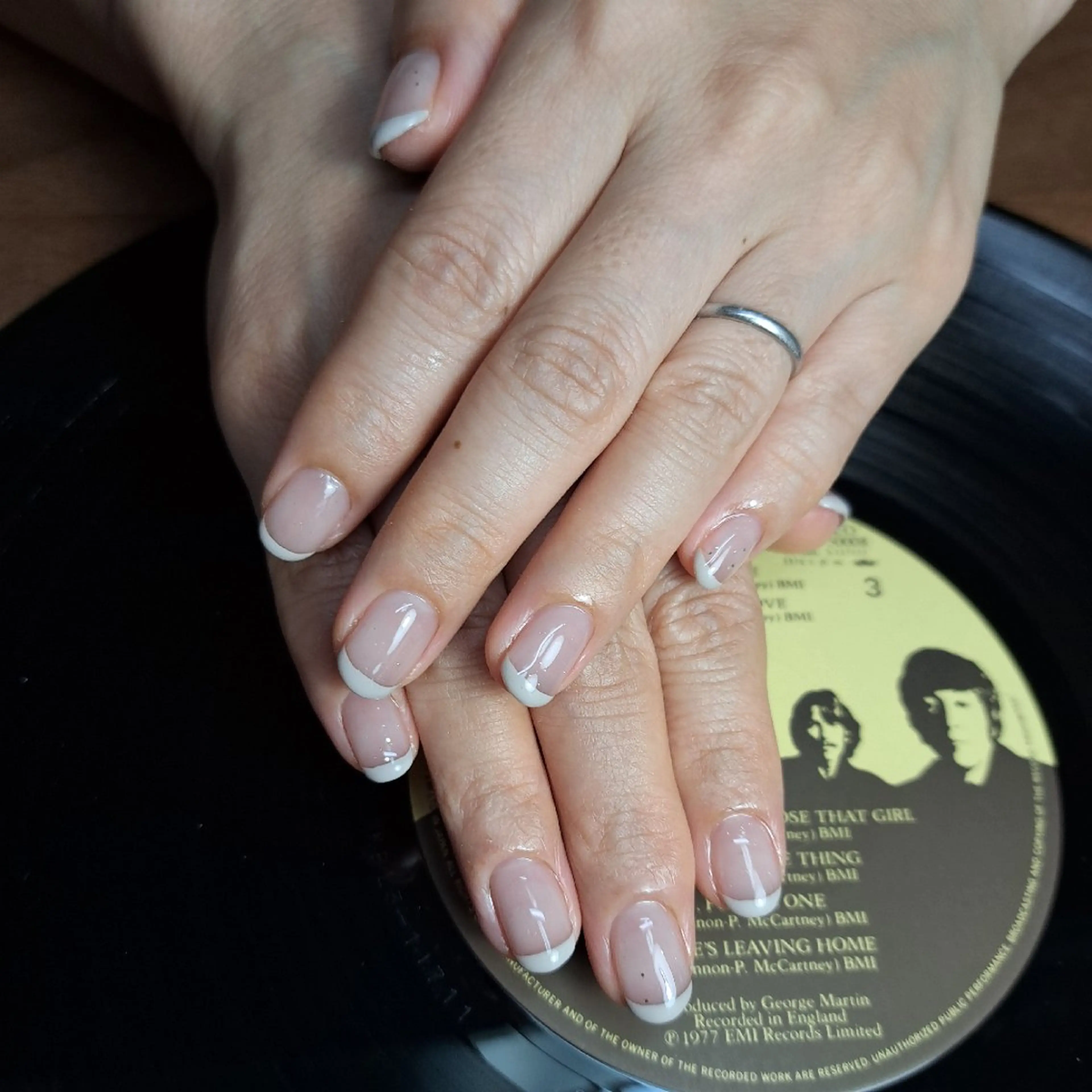 ネイル フレンチネイル ラメ(グリッター) HAYASHI  Nのネイルデザイン