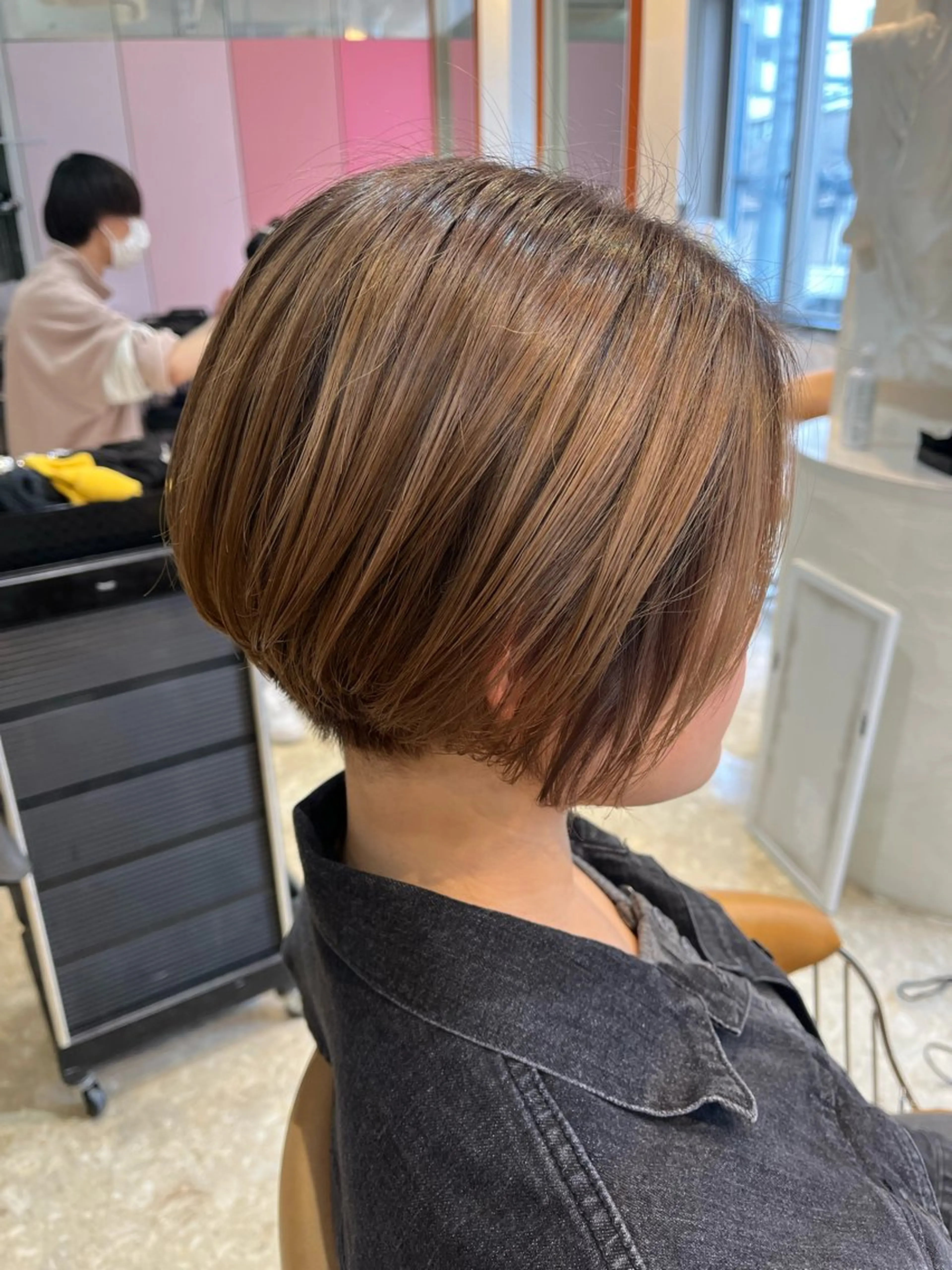 ショート カラー バレイヤージュ レイヤーカット ヘアカラー うしだ かおるのヘアスタイル