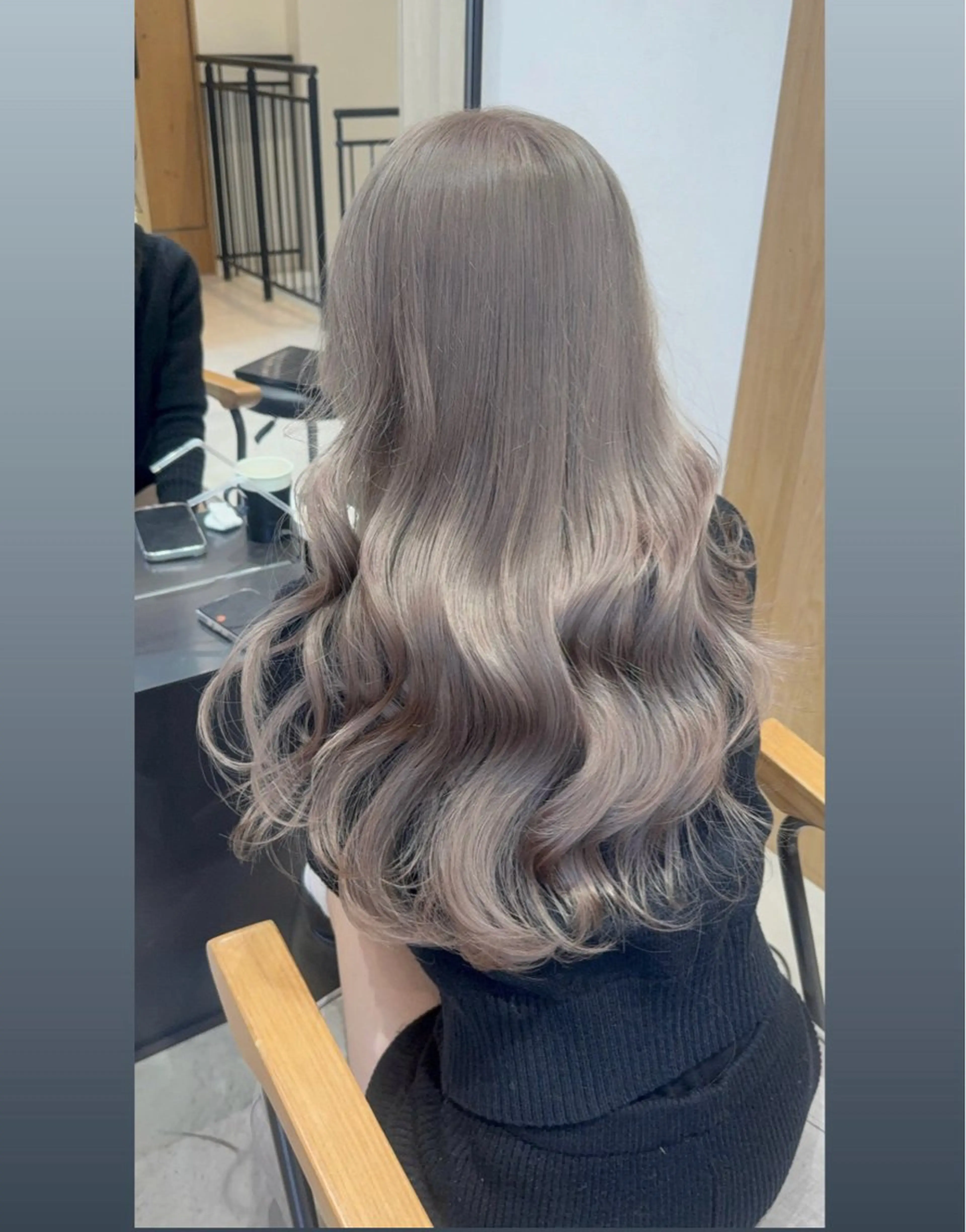 ロング カラー ブリーチ グレージュ ミルクティーグレージュ ヘアカラー トリートメント 🦋透明感カラー /ケアブリーチ🦋のヘアスタイル