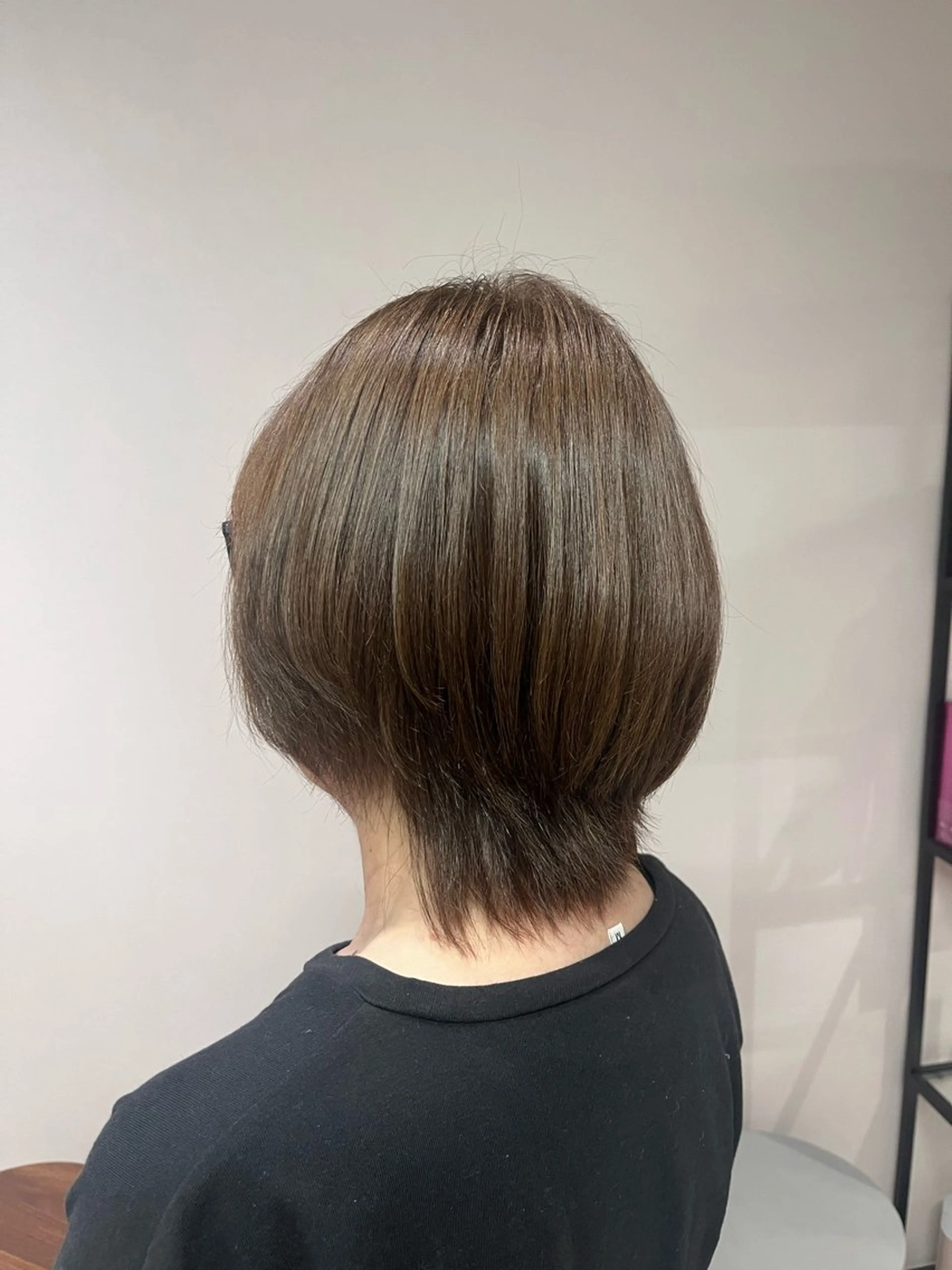 カラー ヘアカラー 友 美海のヘアスタイル