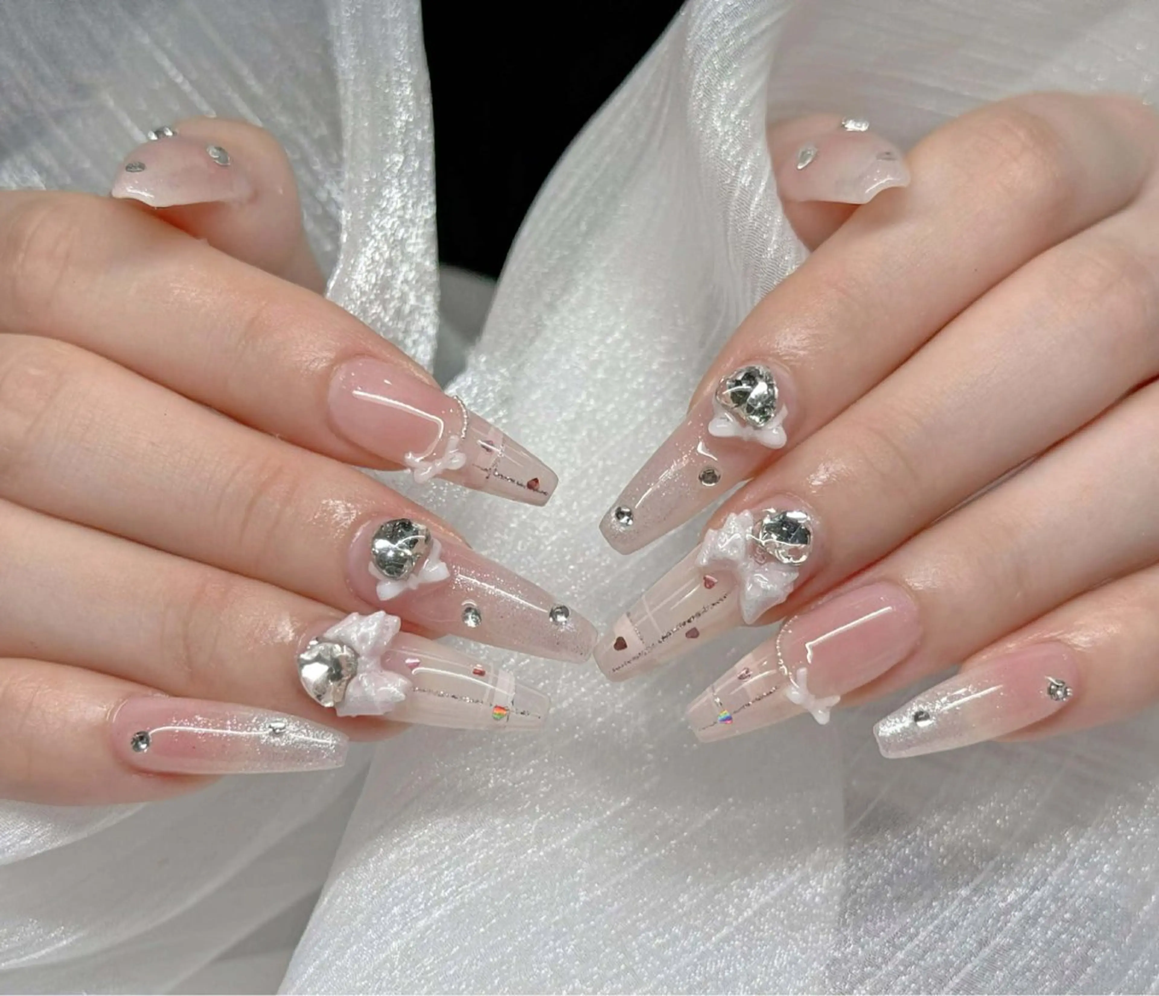 ネイル オーロラネイル ブルー チークネイル フットネイル フレンチネイル ハンドネイル REI NAのネイルデザイン